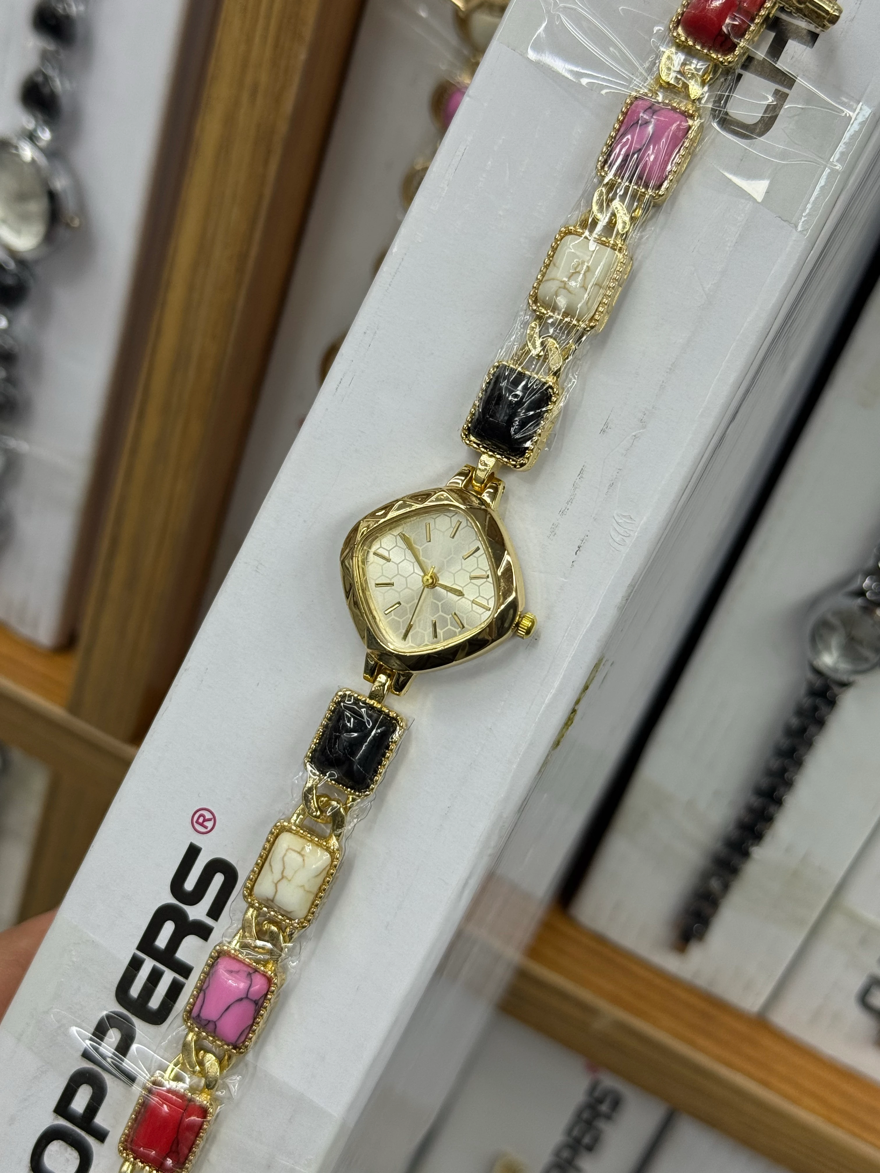 Altın Renk Renkli Taş Saat