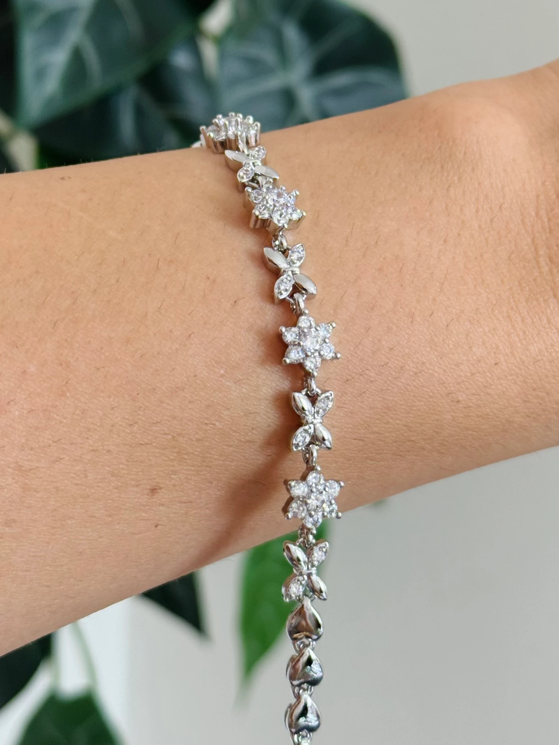 Altın Kaplama 14K Taşlı Çiçek Kelebek Bileklik