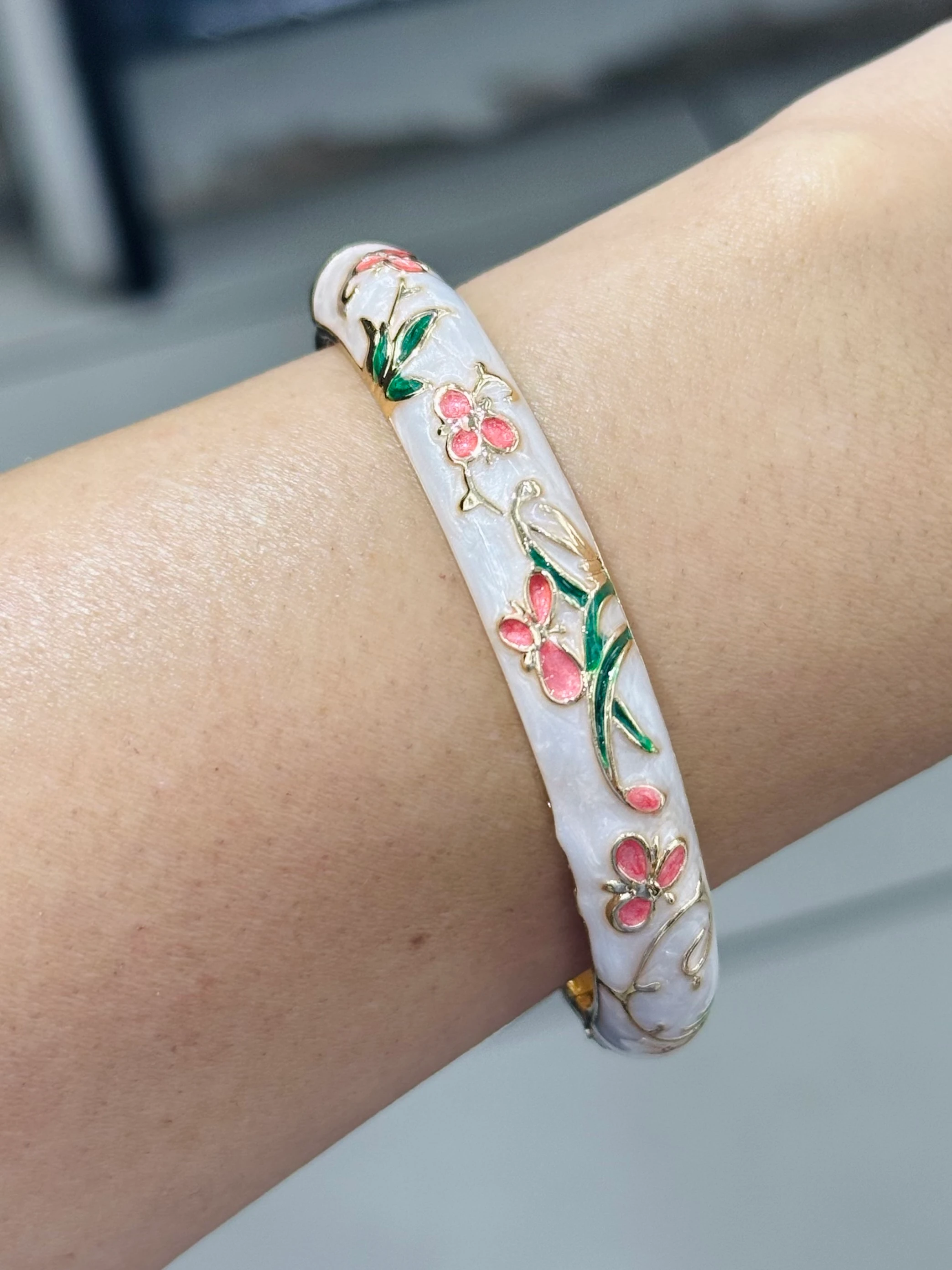 Beyaz Çiçek Kelepçe