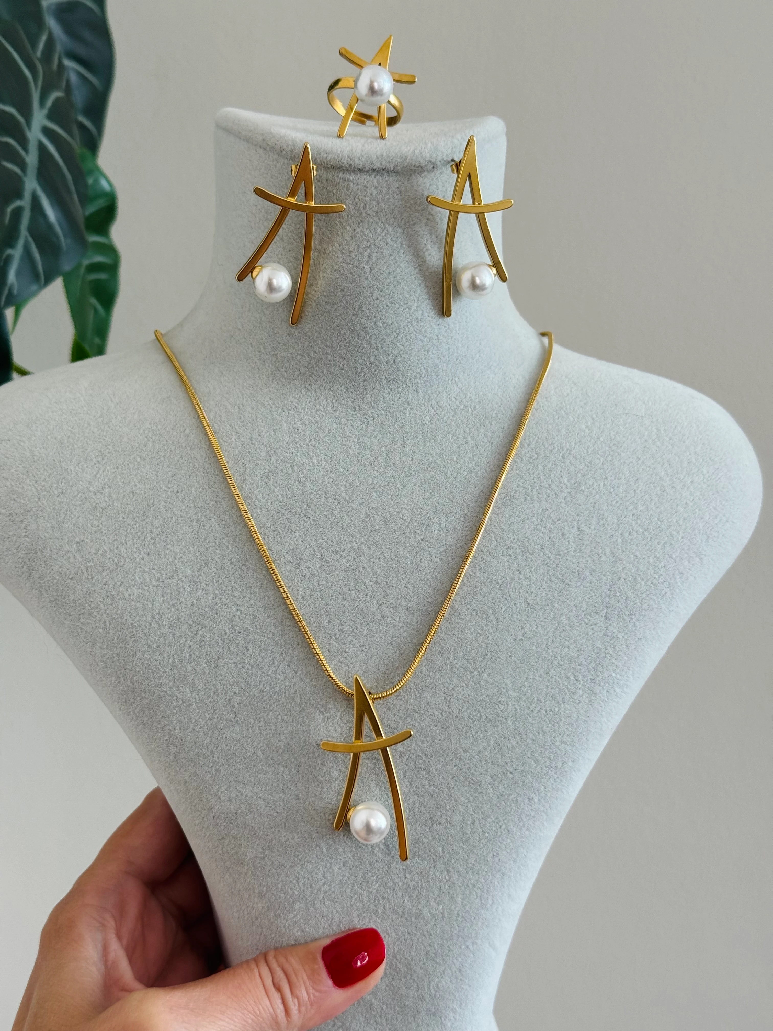 Çelik Kolye Küpe Yüzük Set