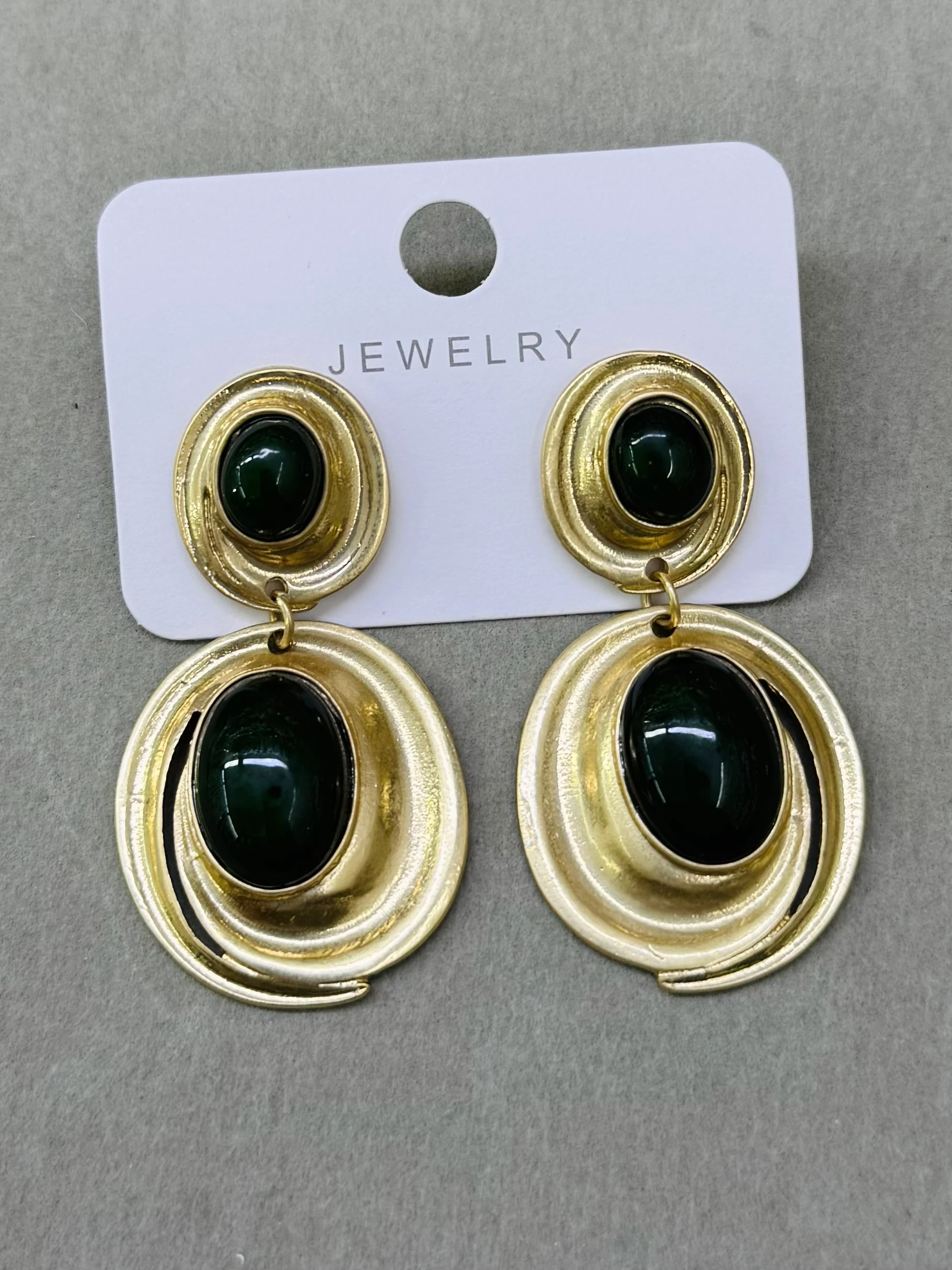 ZR Model Yeşil Taşlı Küpe