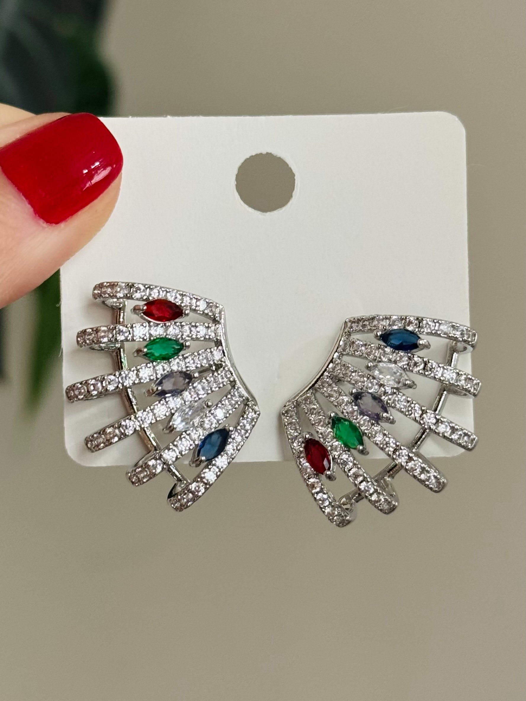 Özel Seri Taşlı Küpe