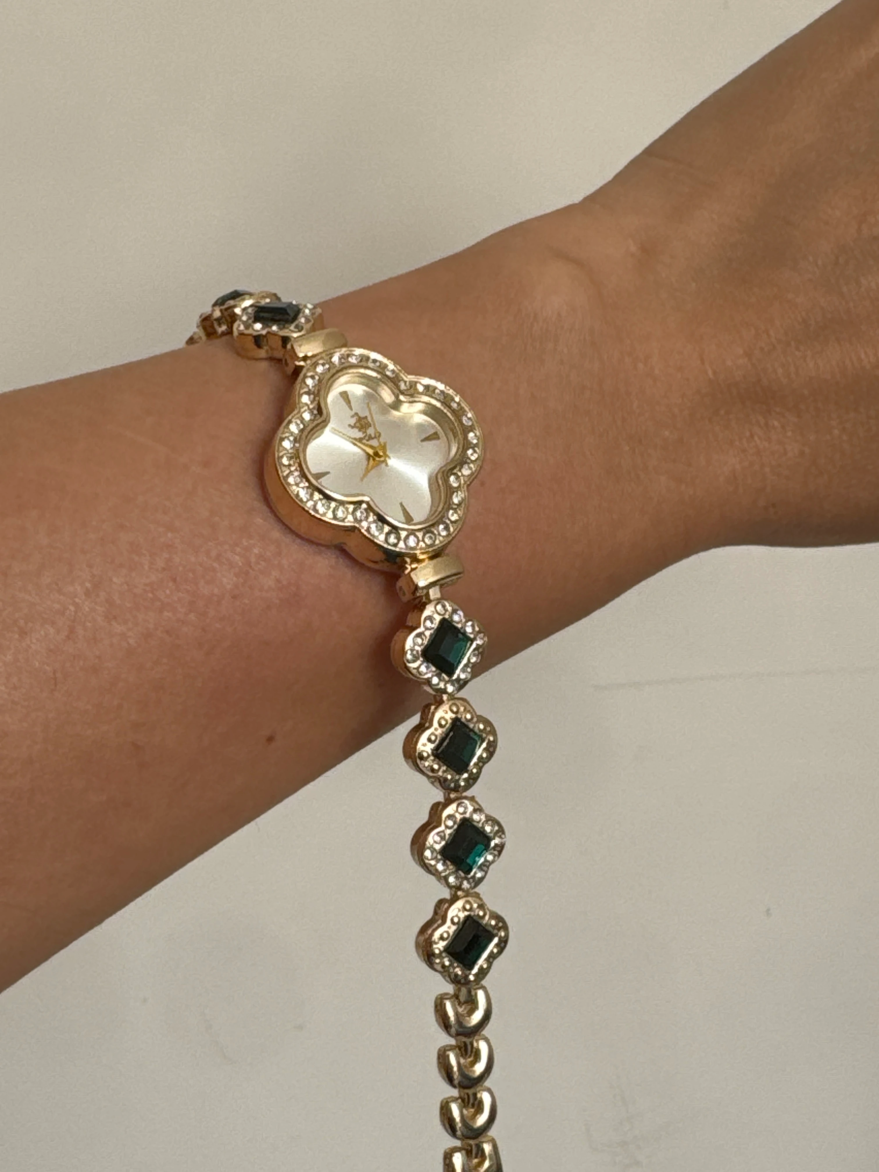 Altın Renk Yeşil Yonca Taşlı Saat