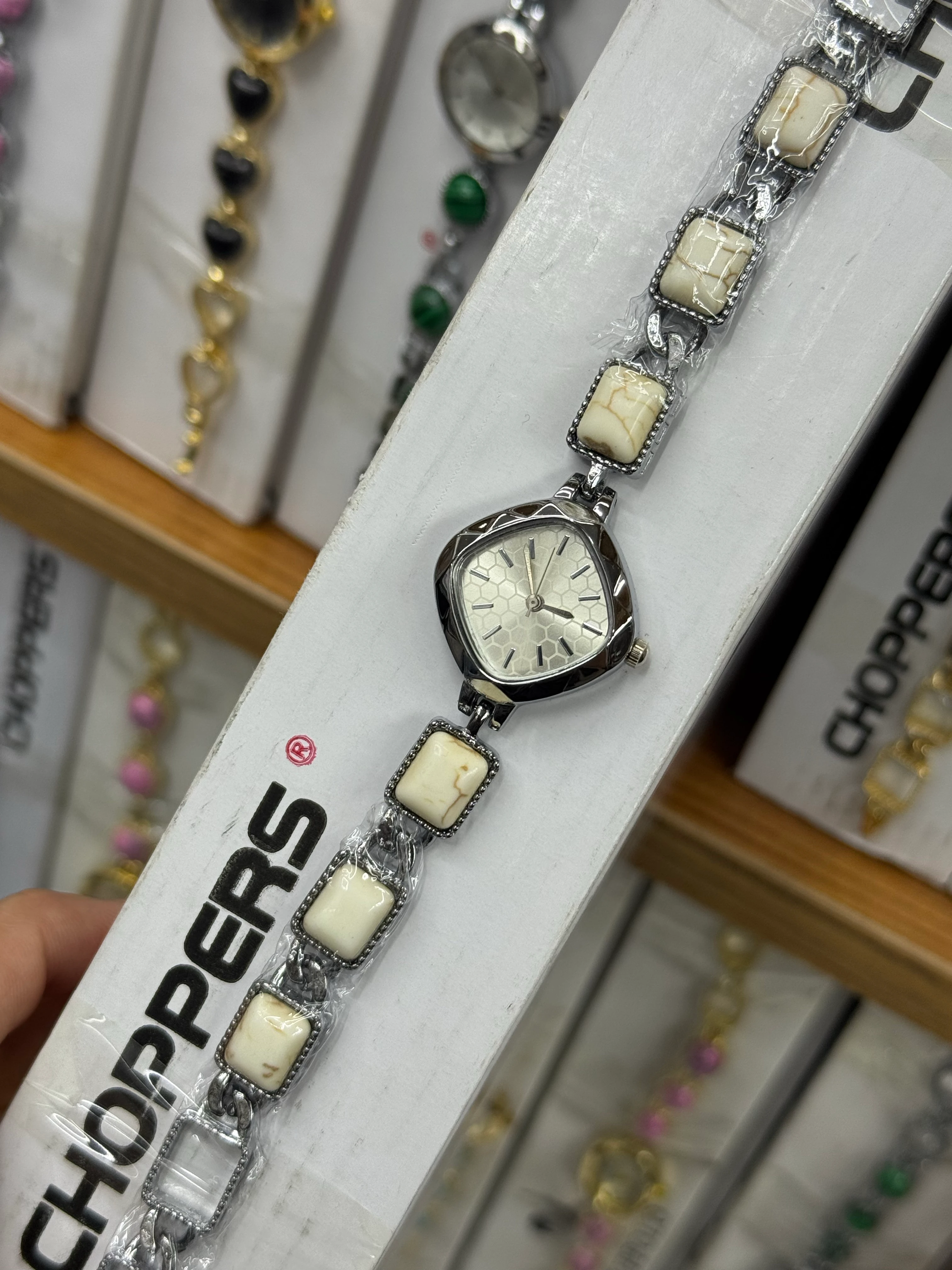 Gümüş Renk Beyaz Taşlı Saat