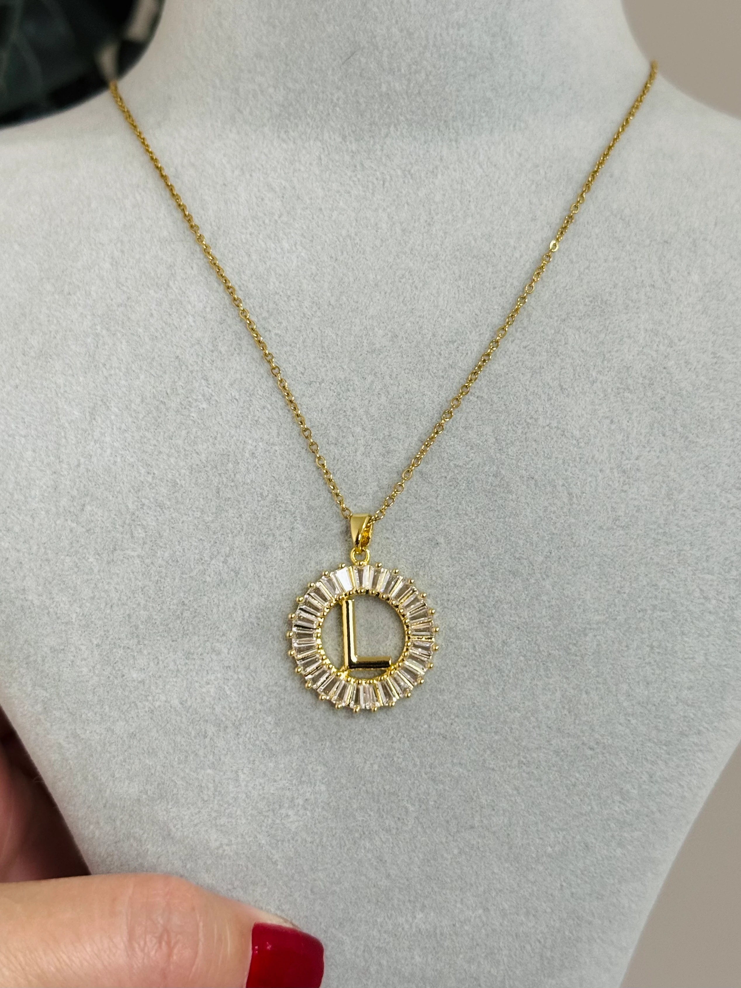 Çelik Taşlı L Harf Kolye