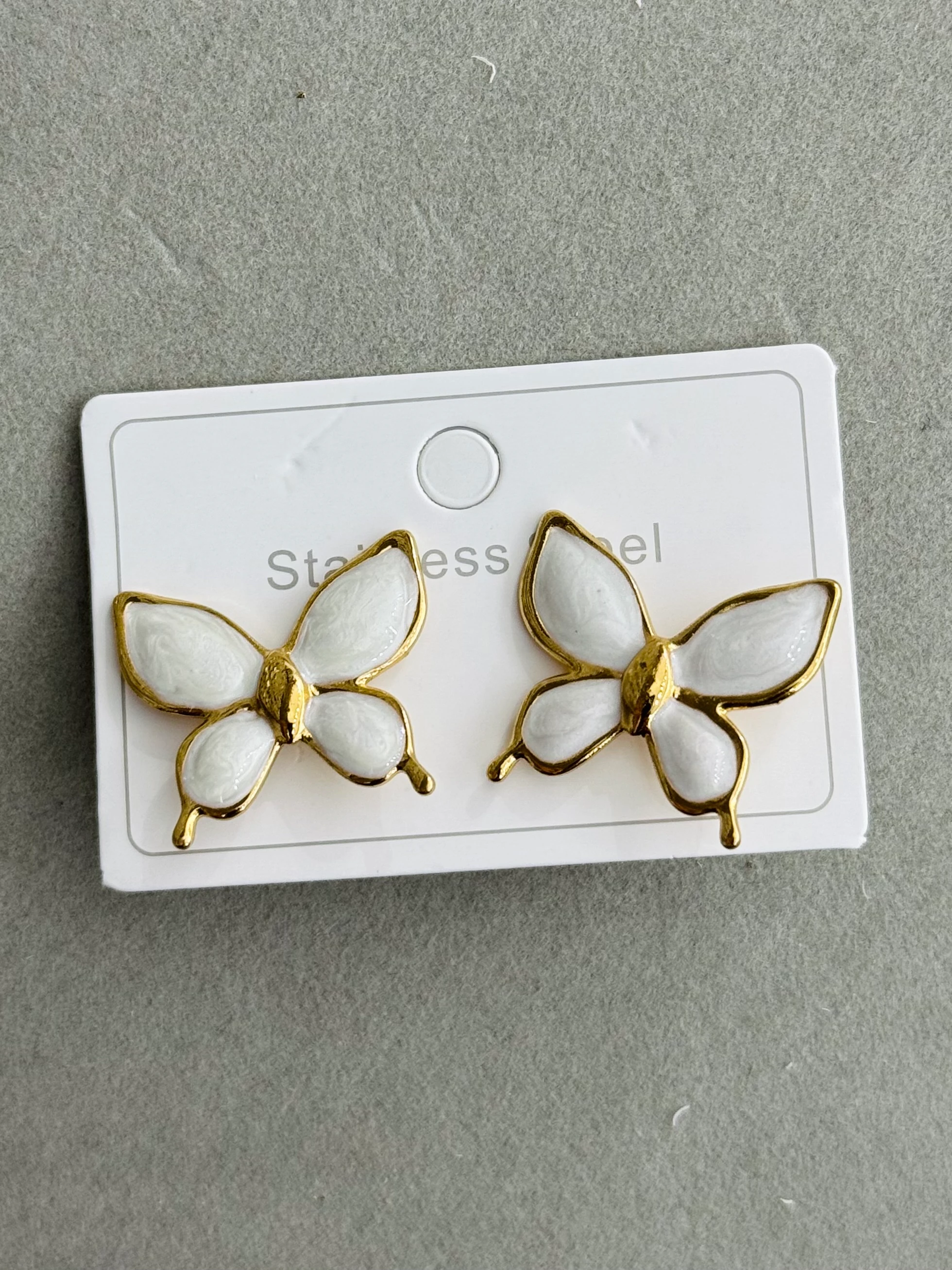 Çelik Beyaz Kelebek Küpe