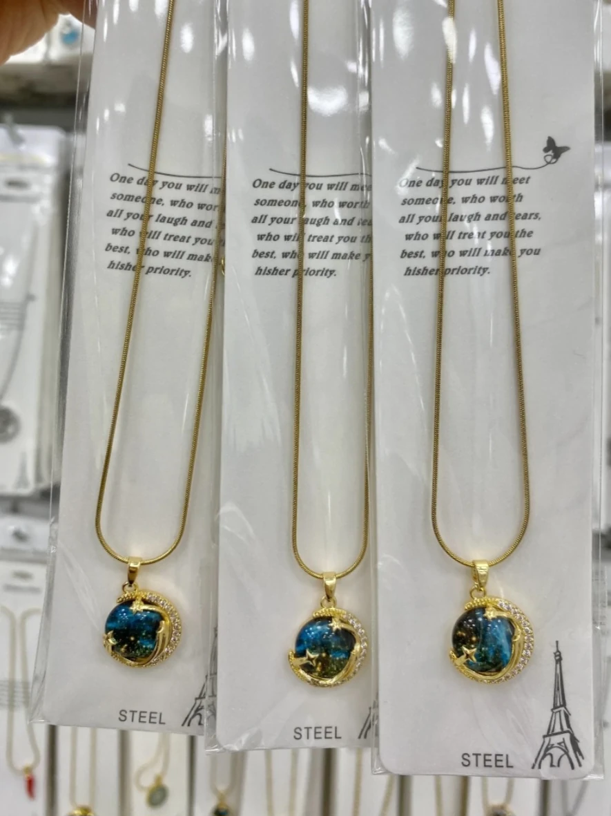 Çelik Gezegen Kolye