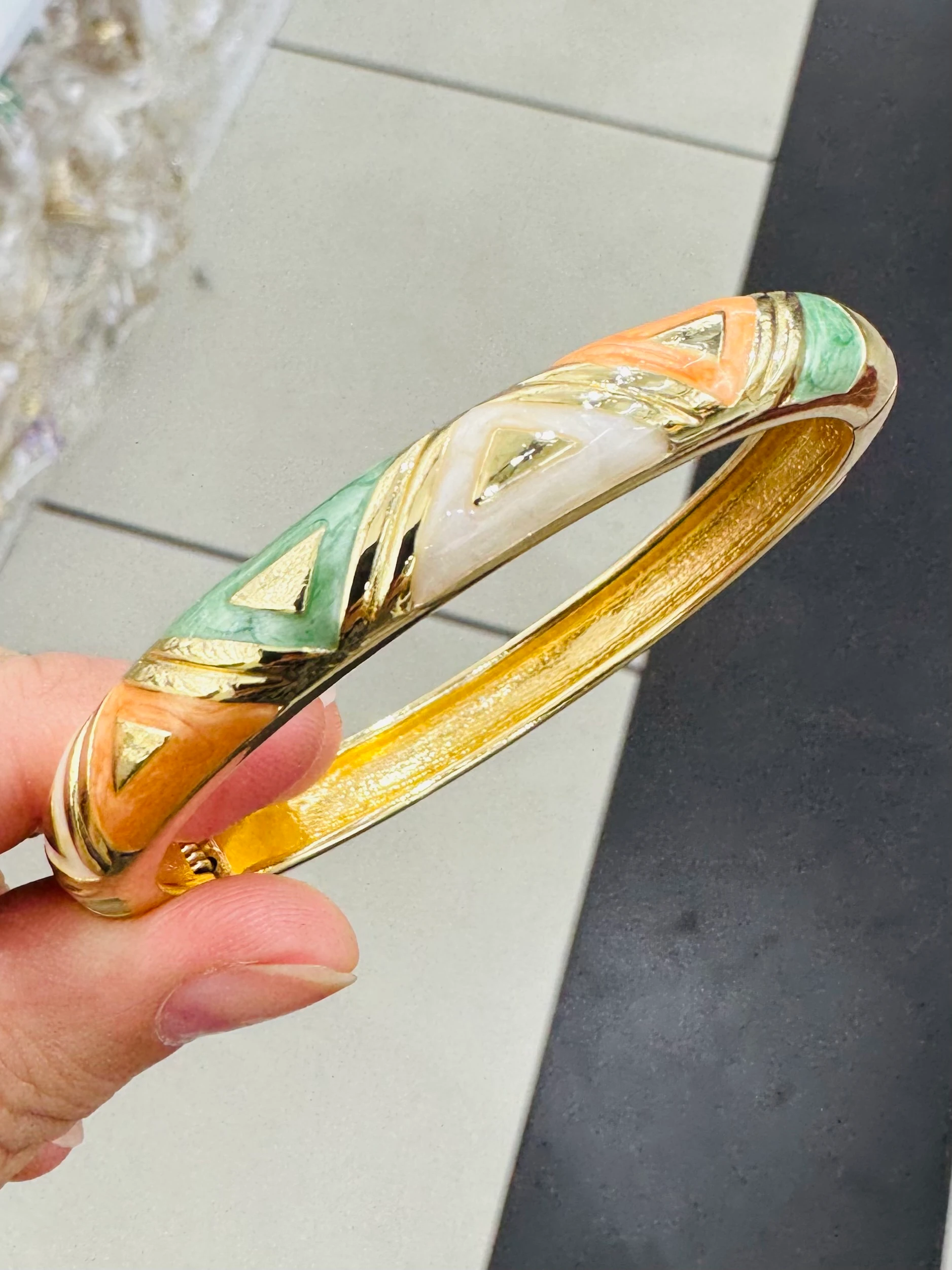 Turuncu Yeşil V Model Kelepçe