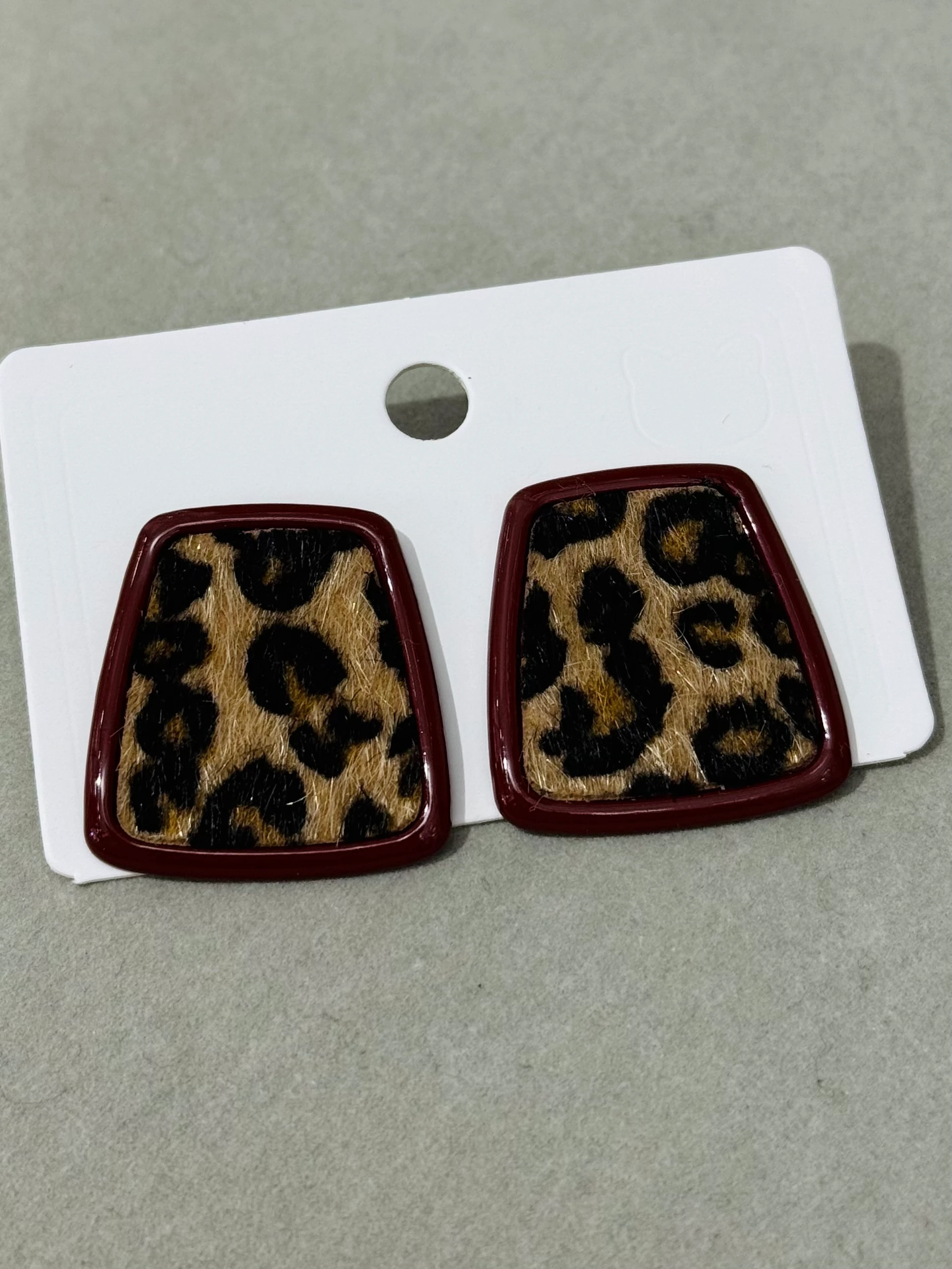 Bordo Çerçeve Leopar Küpe