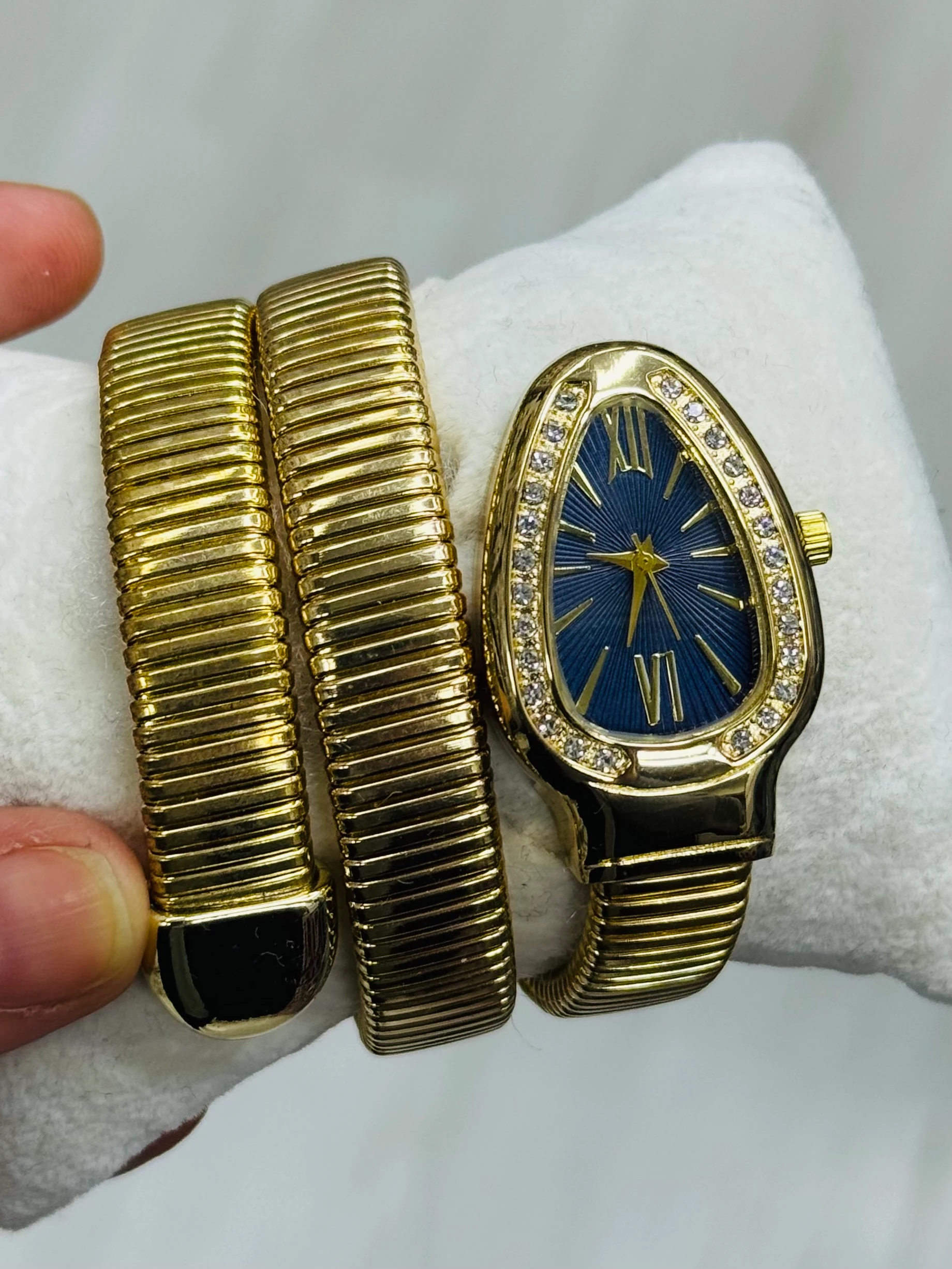 Altın Renk Mavi İç Yılan Sarmal Saat