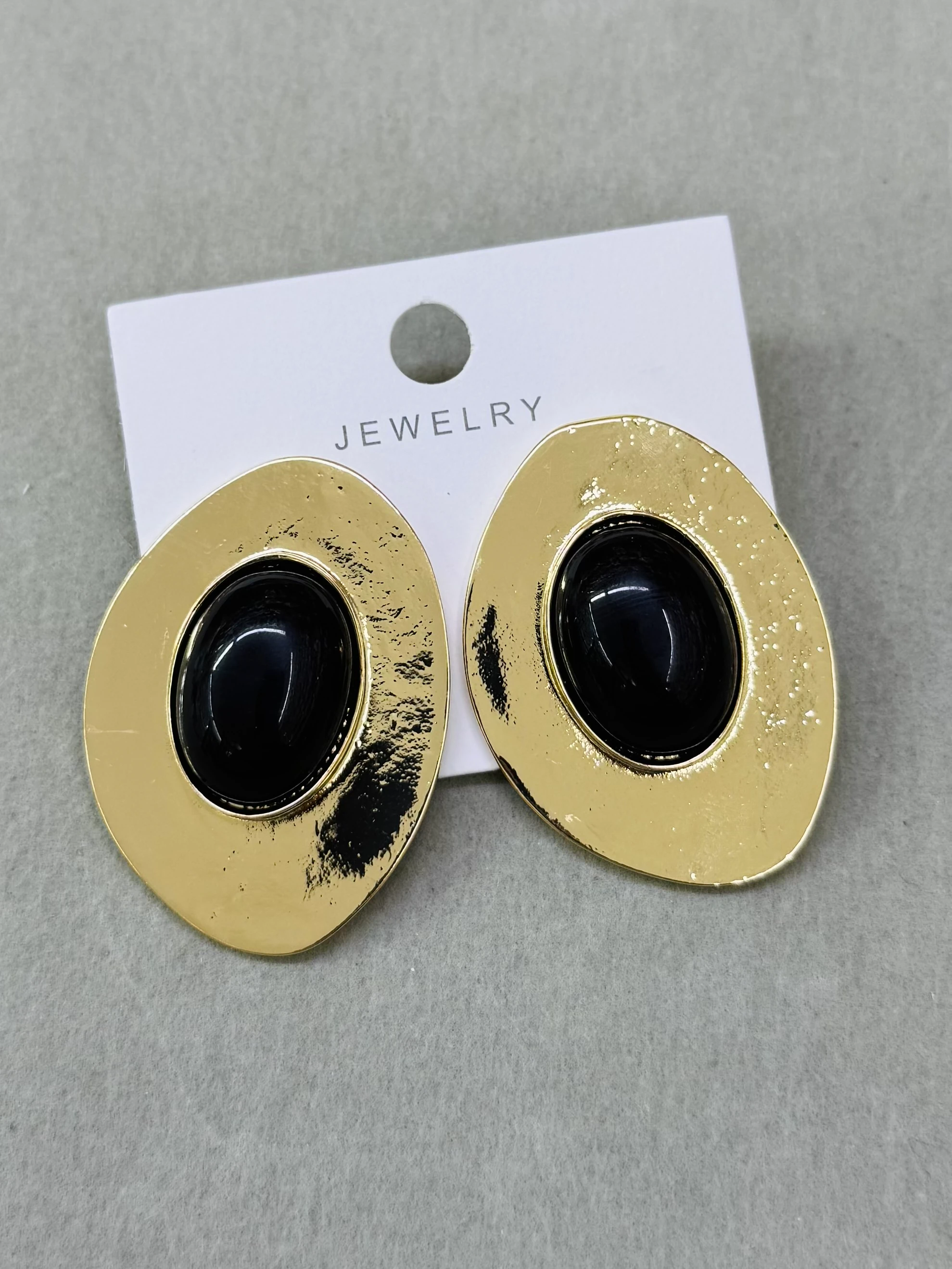 ZR Model Siyah Taşlı Küpe