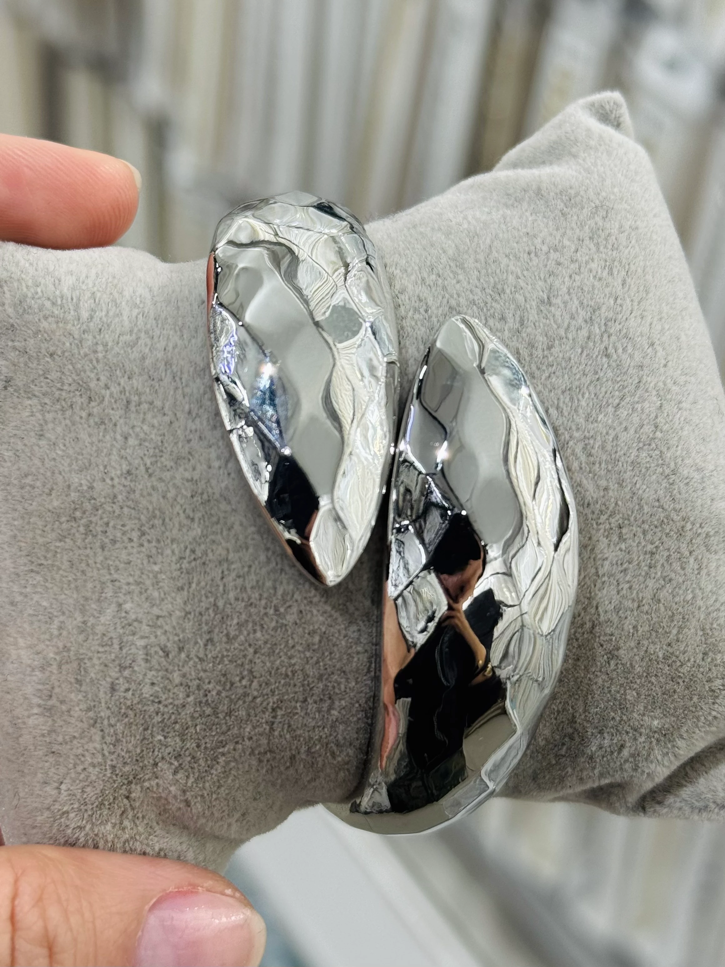 Gümüş Renk Zr Model Kelepçe