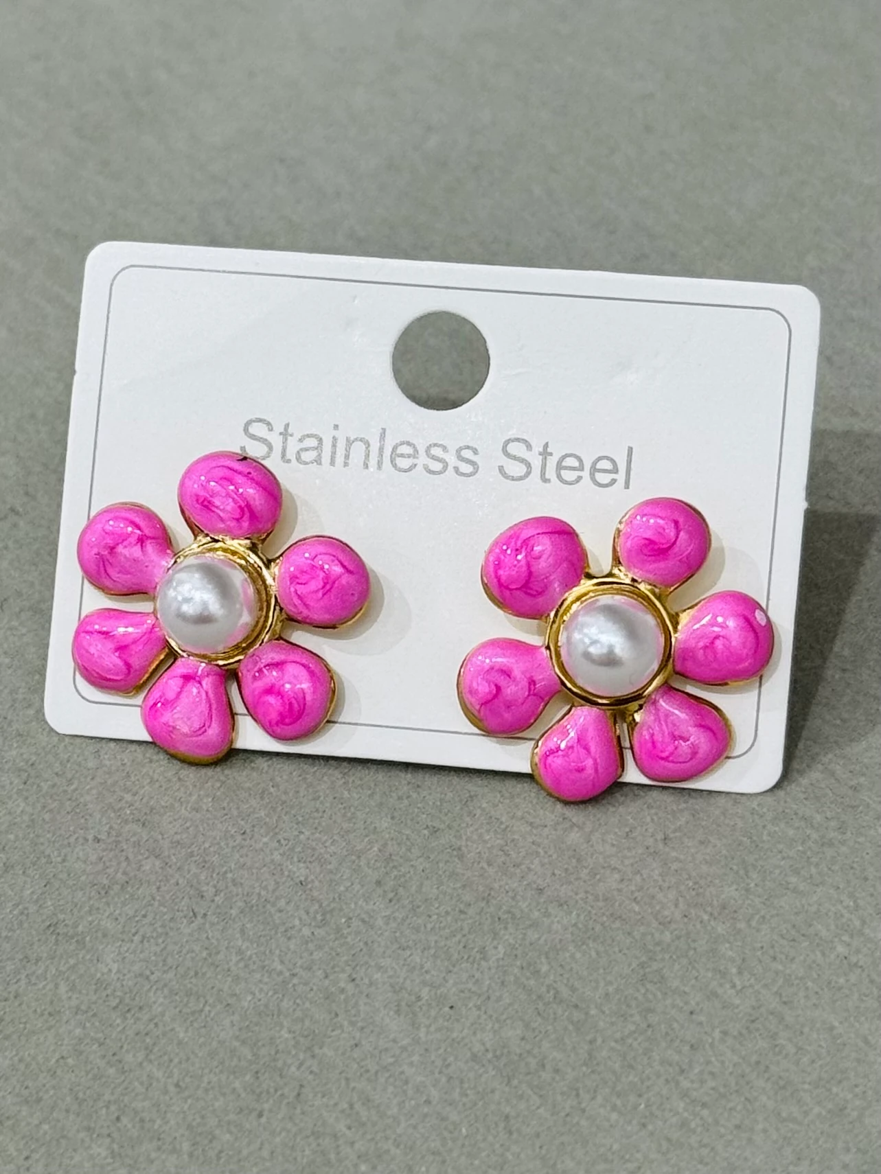 Çelik Canlı Pembe Küpe