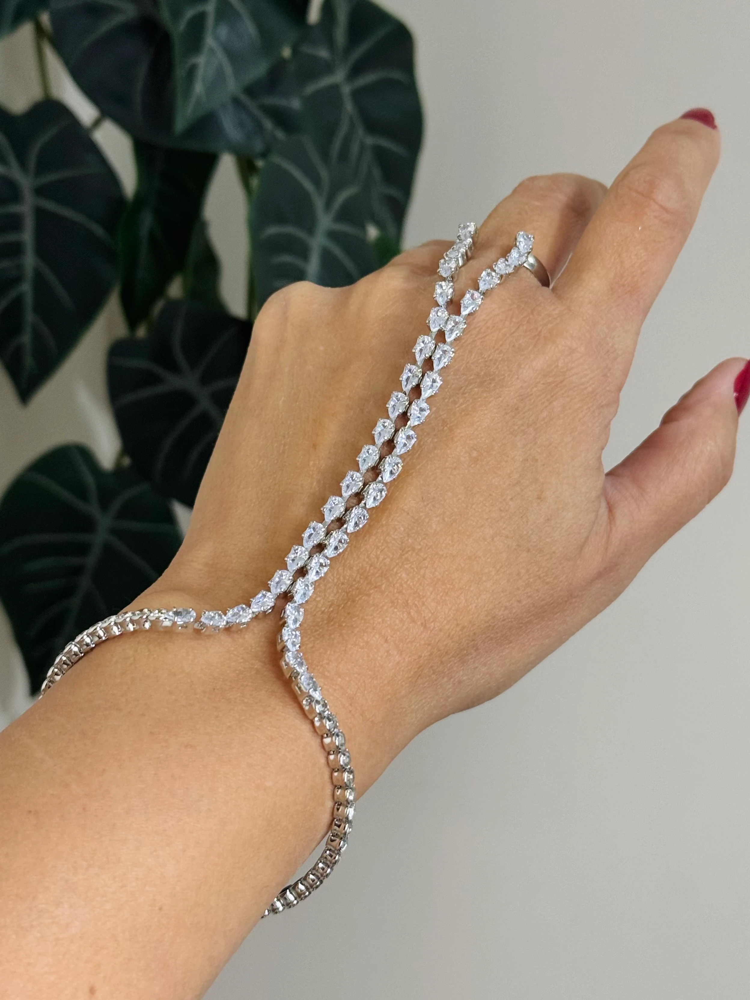 Çelik Gümüş Renk Su Yolu Taşlı Şahmeran 