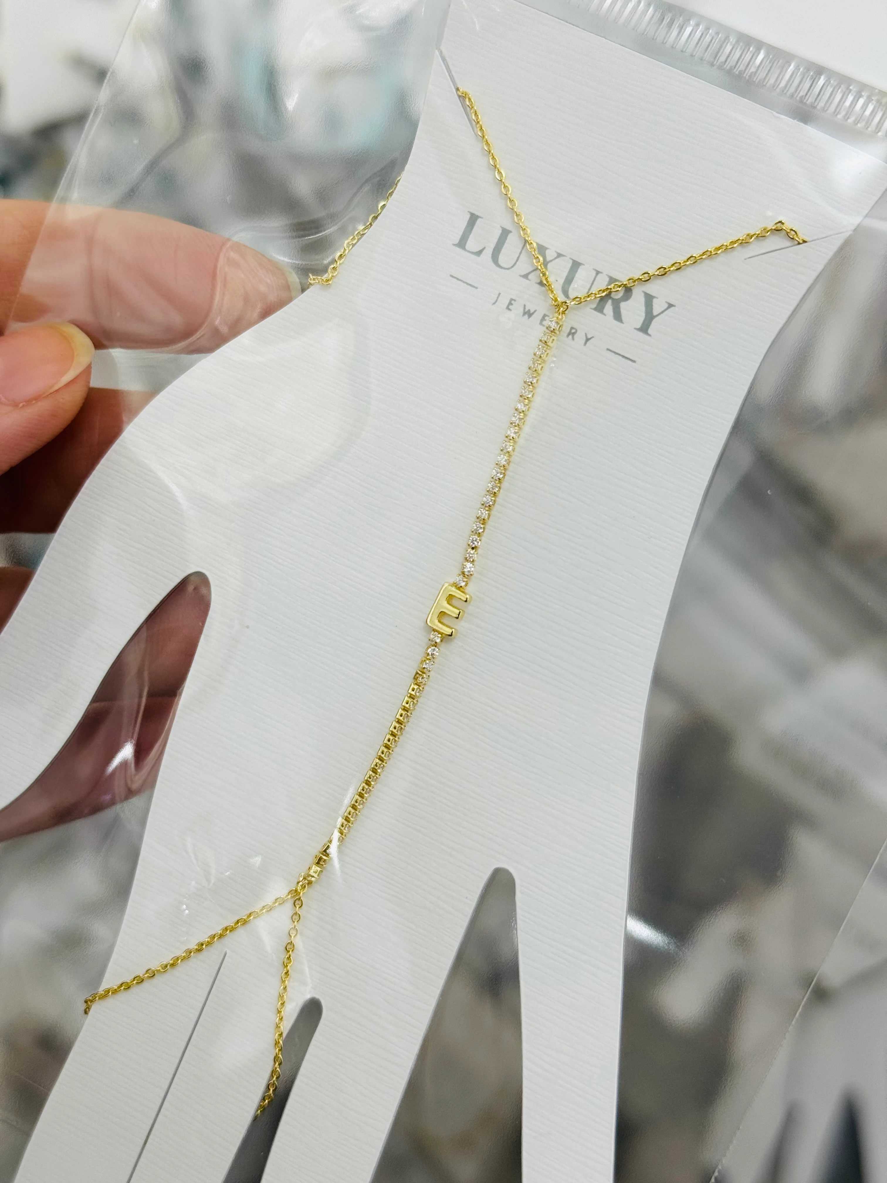 Altın Renk E Harf Taşlı Su Yolu Şahmeran