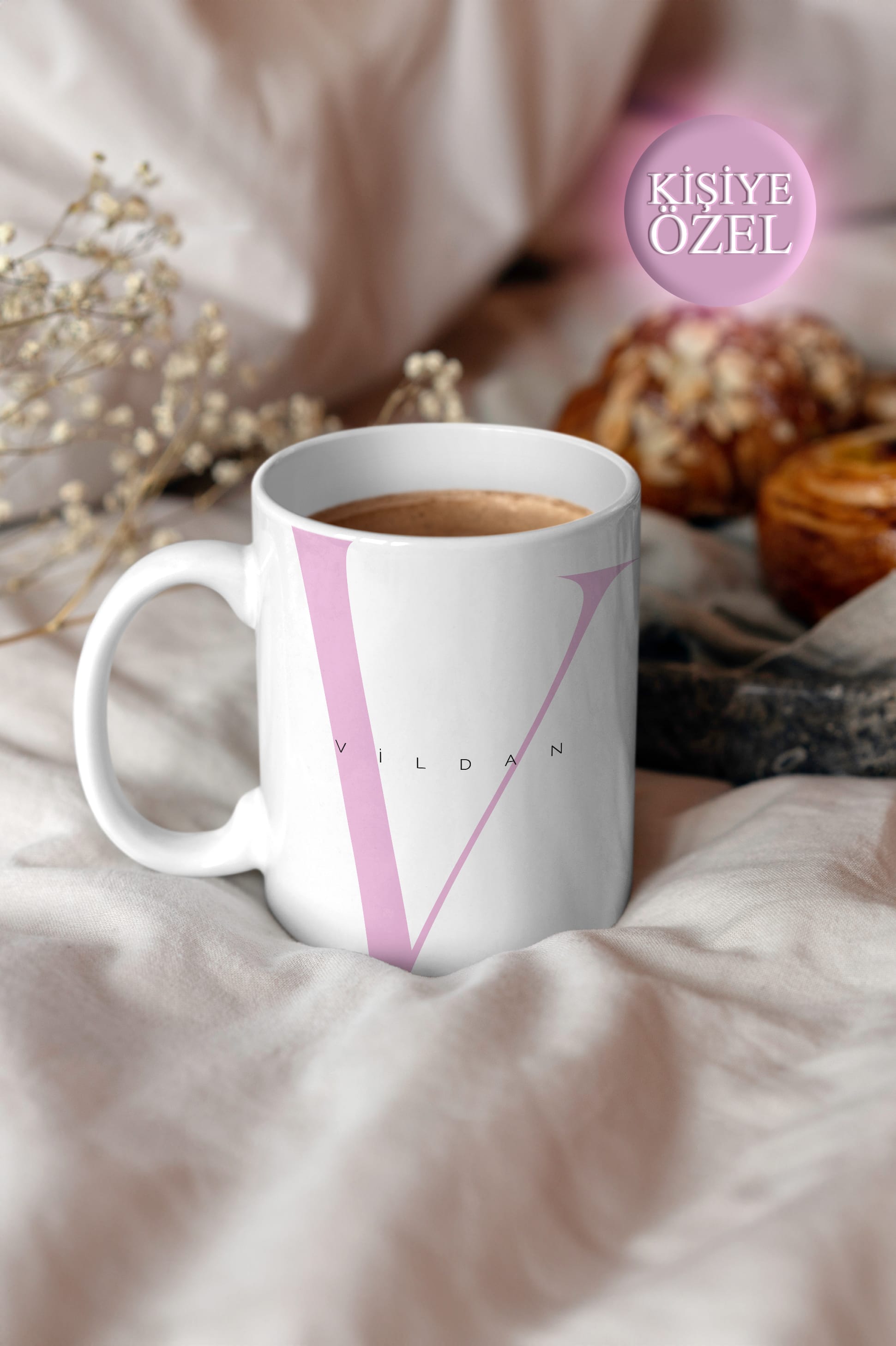 Kişiye Özel V Harfi ve İsim Yazılı Soft Lila Renkli Tasarım Kupa Bardak 300 ml