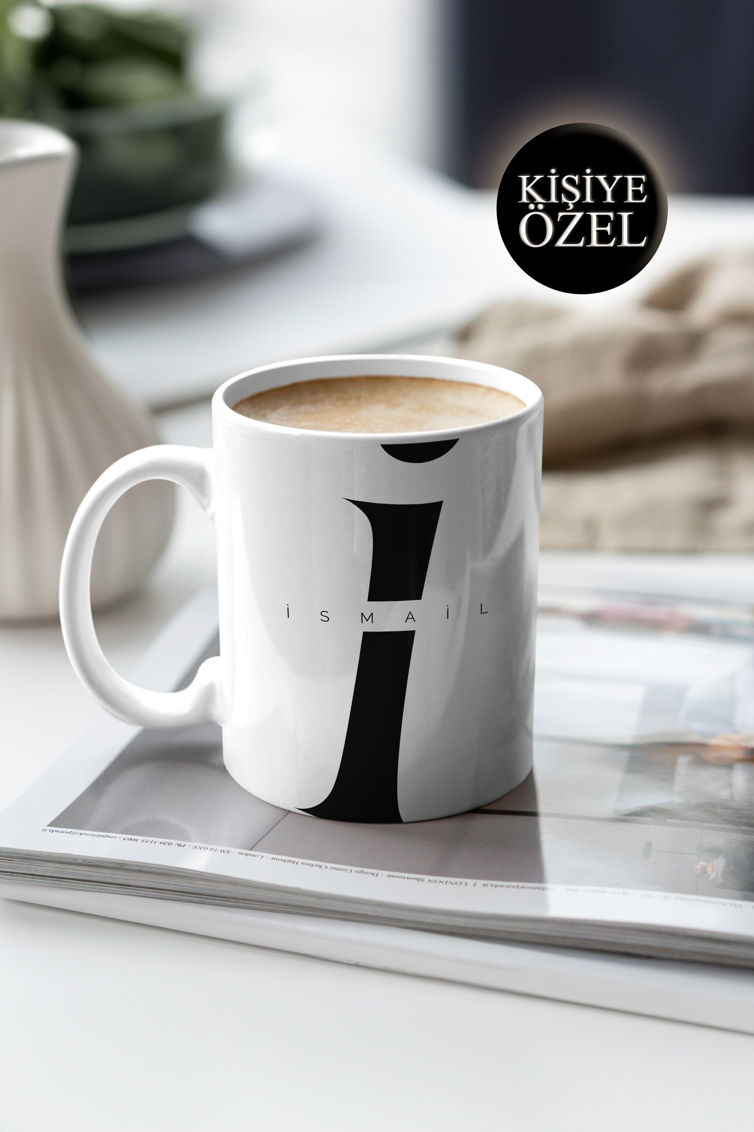 Kişiye Özel İ Harfi ve İsim Yazılı Siyah Renkli Tasarım Kupa Bardak 300 ml