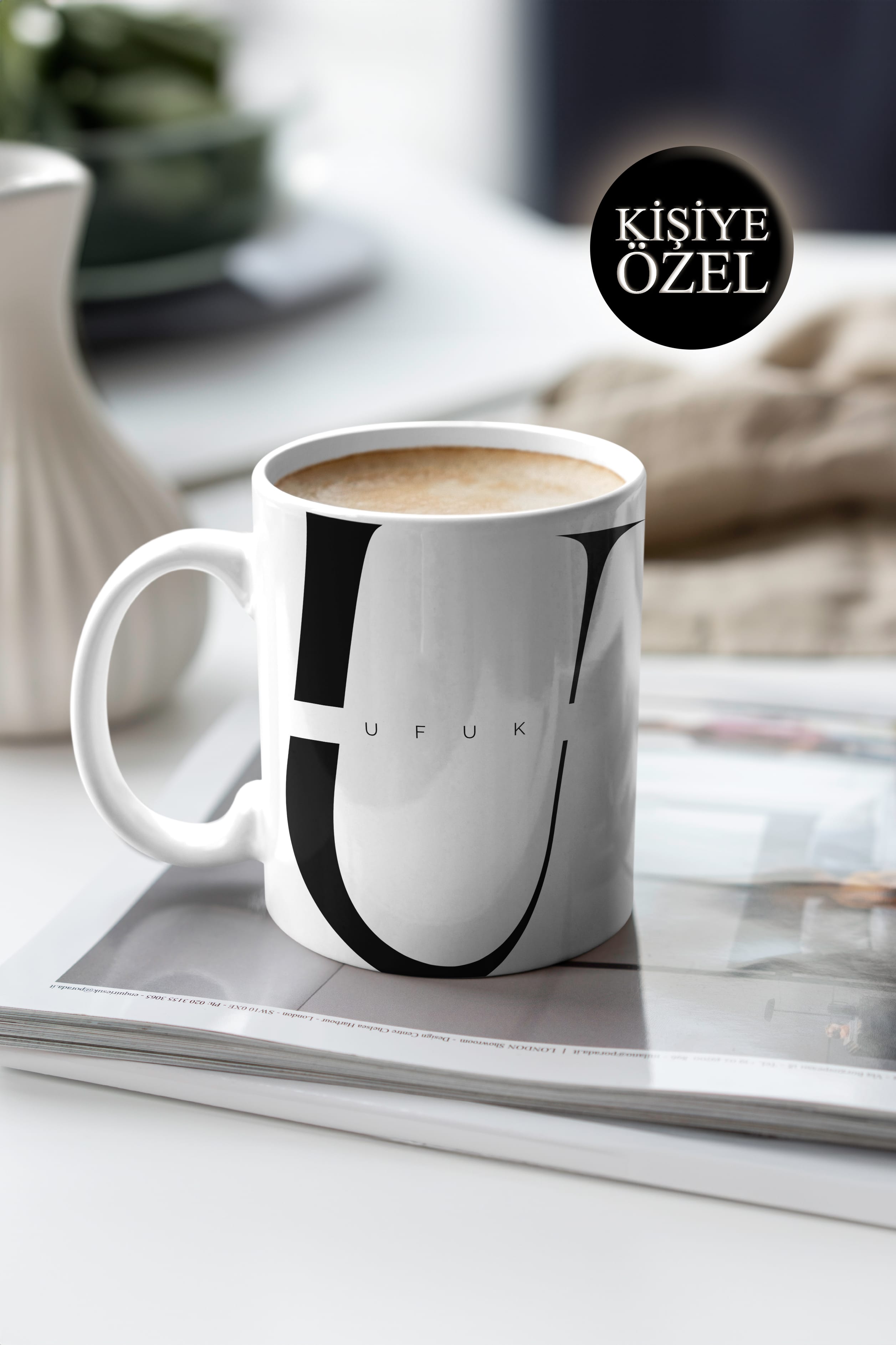 Kişiye Özel U Harfi ve İsim Yazılı Siyah Renkli Tasarım Kupa Bardak 300 ml