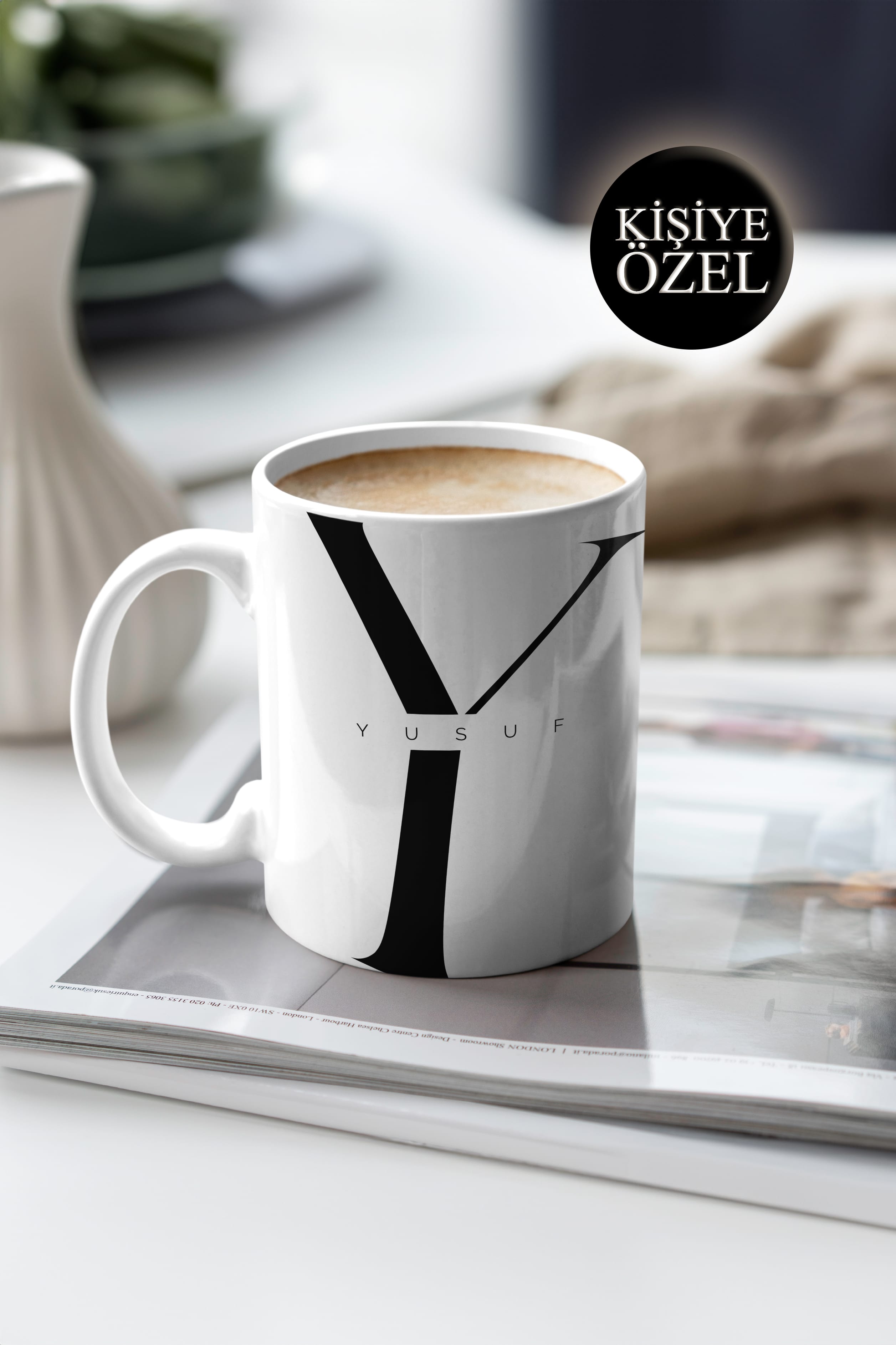 Kişiye Özel Y Harfi ve İsim Yazılı Siyah Renkli Tasarım Kupa Bardak 300 ml