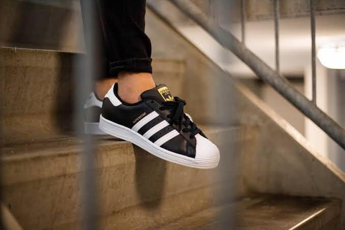 adidas superstar core black