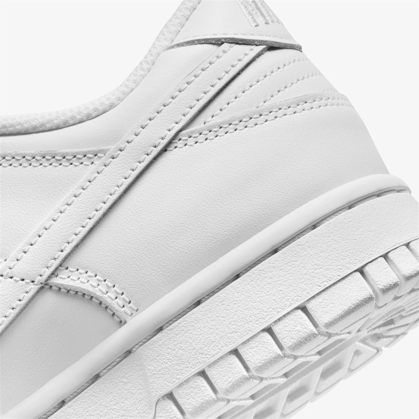 Nike sb Dunk Low white