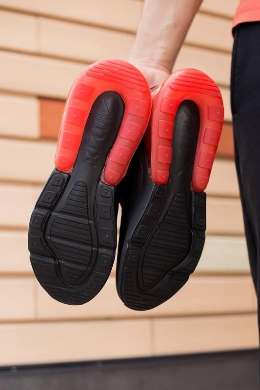 Nike Air 270 black red