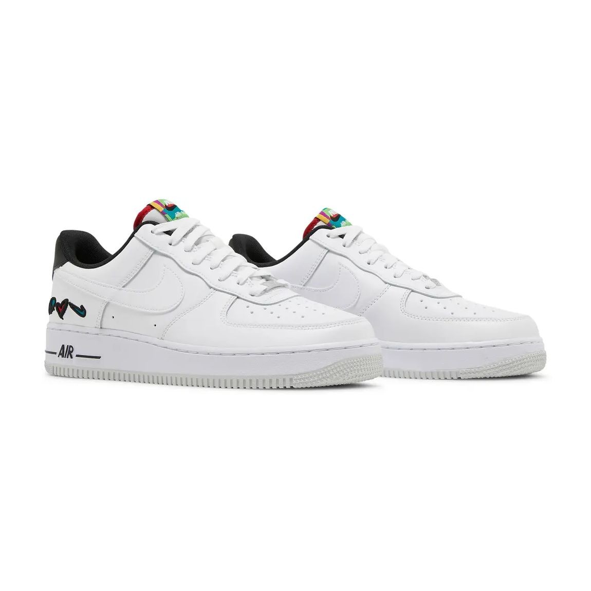Nike AirForce1 07 LV8 Peace Love