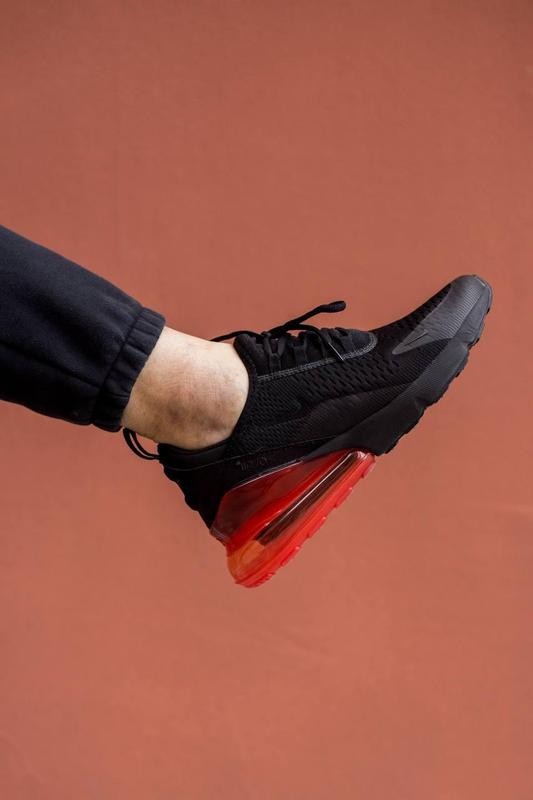 Nike Air 270 black red