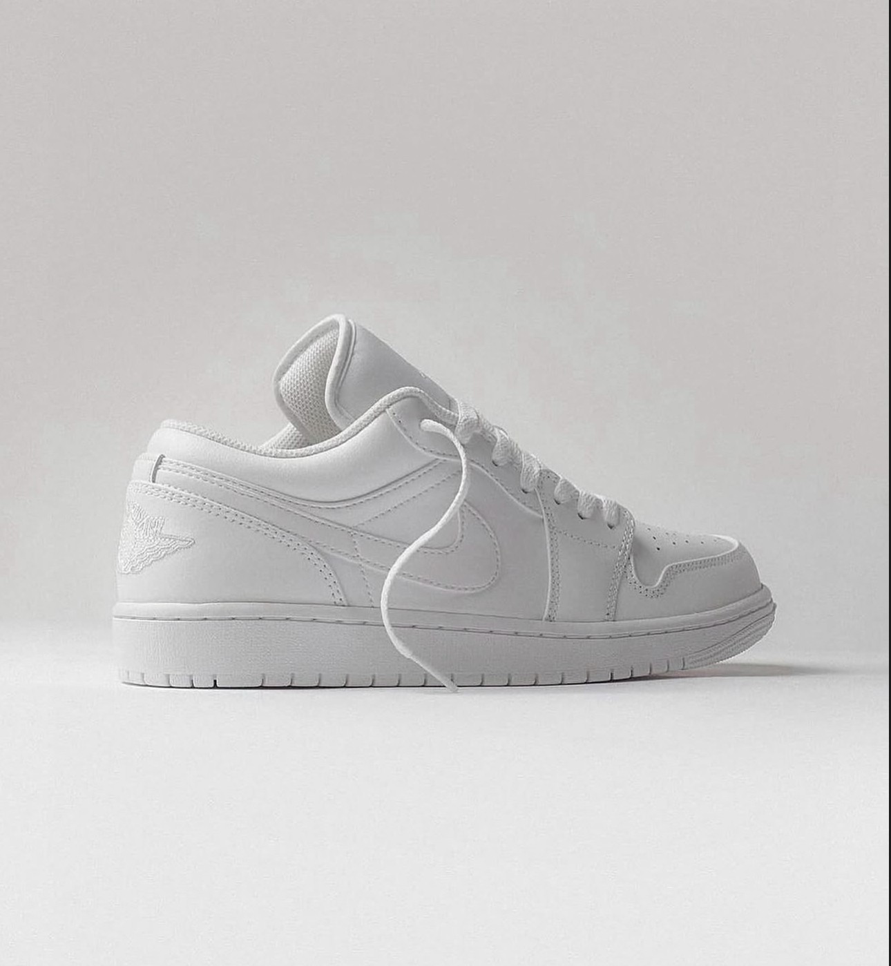 Nike Air Jordan 1 white low