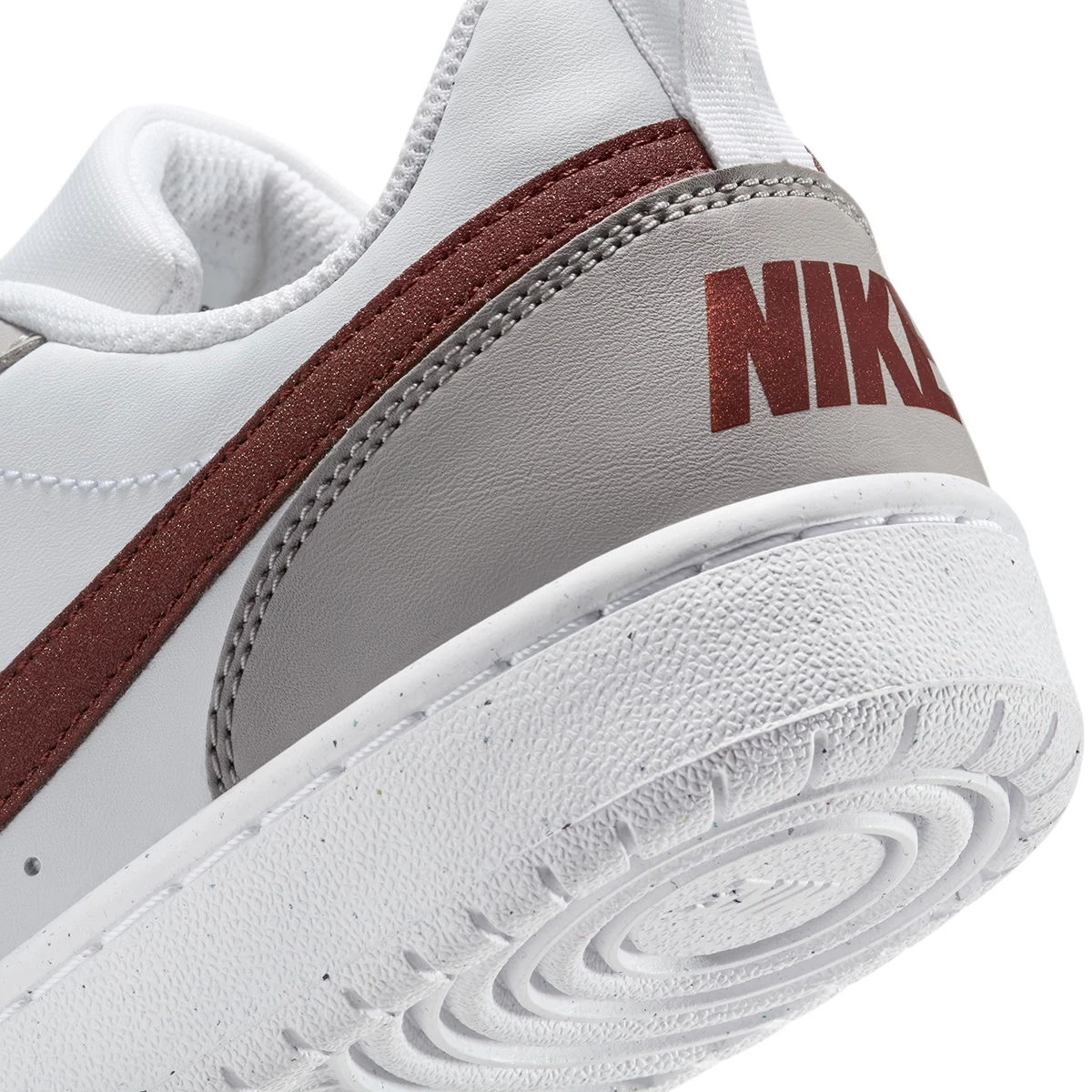 Nike Borought white burgundy
