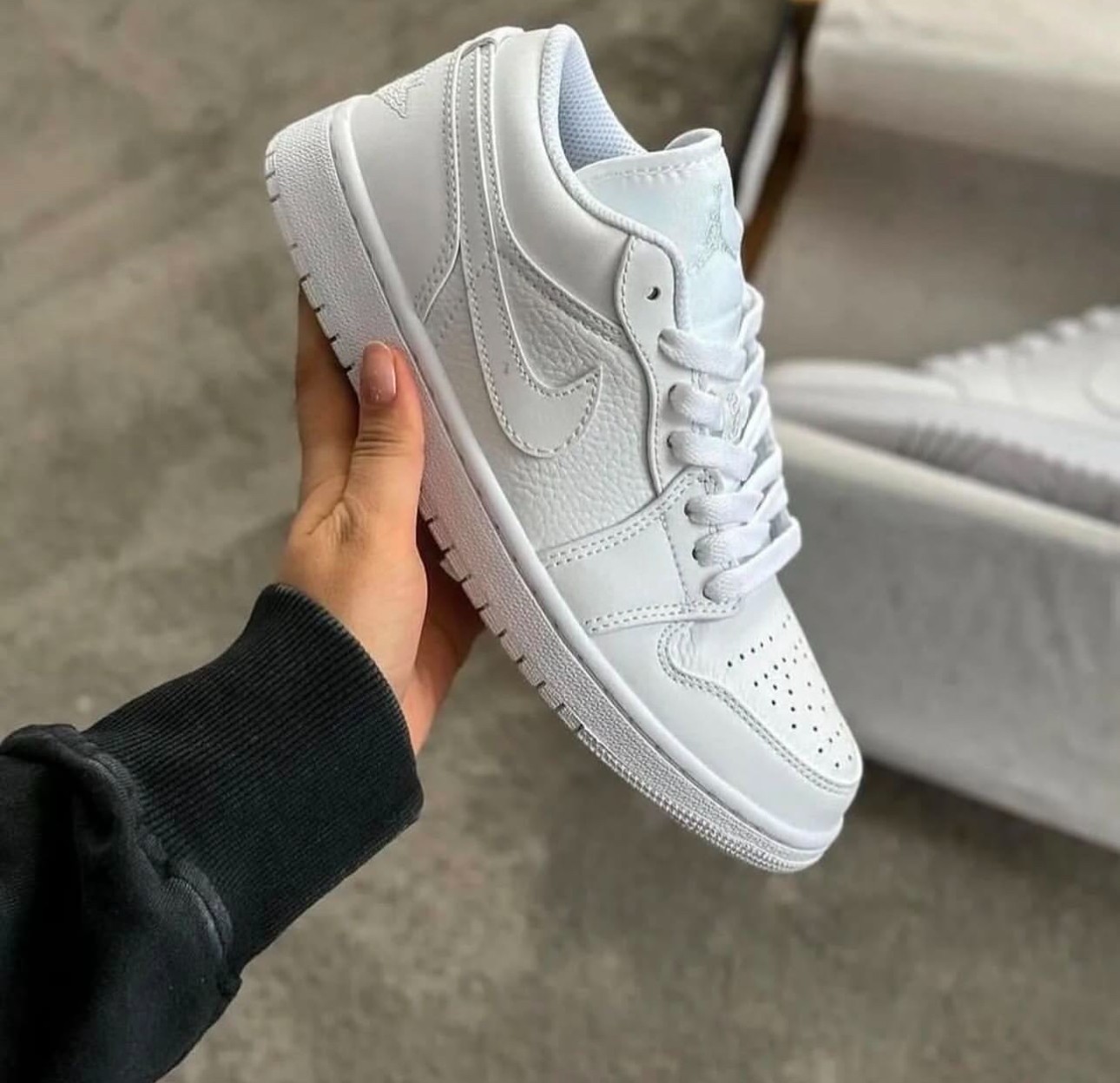 Nike Air Jordan 1 white low