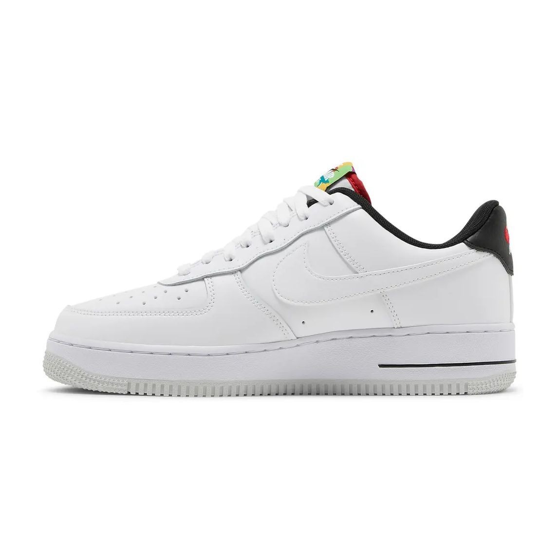 Nike AirForce1 07 LV8 Peace Love