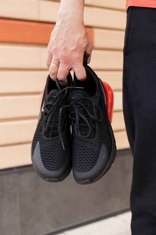 Nike Air 270 black red