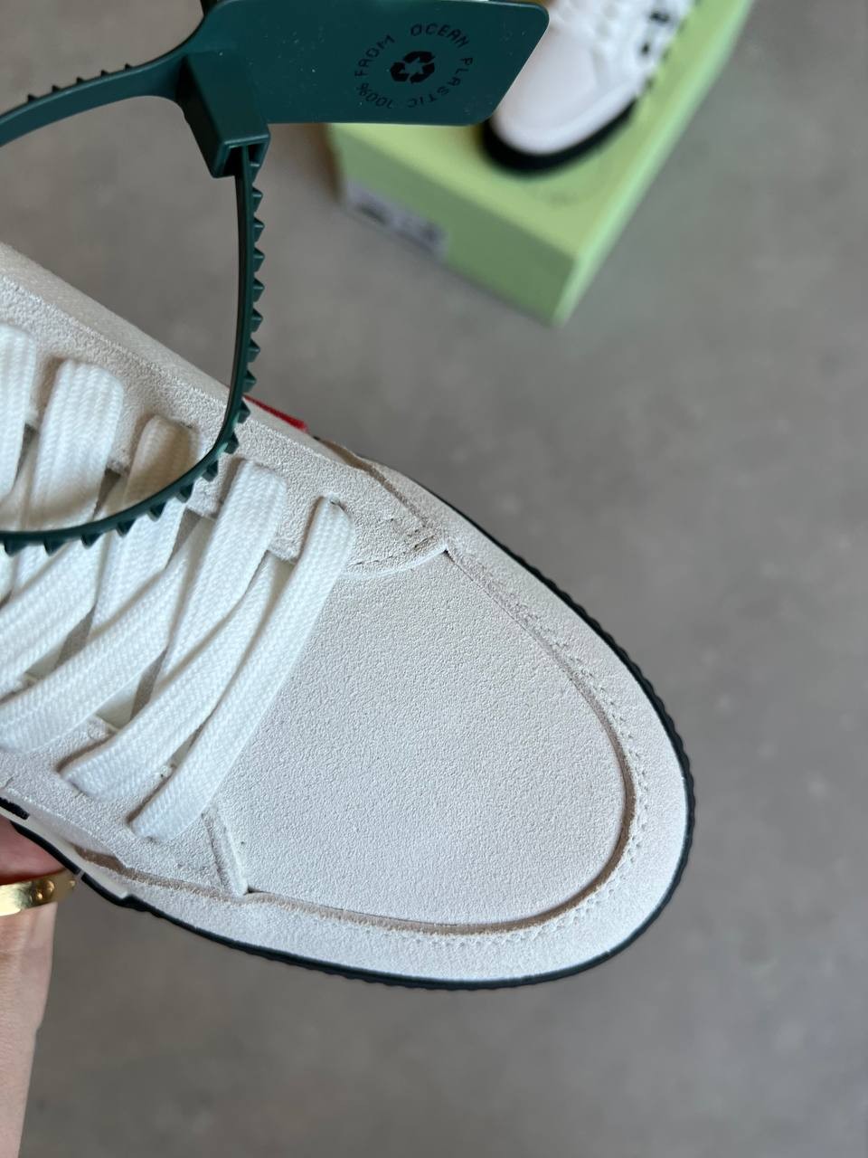 Off - White özel seri sneaker beyaz