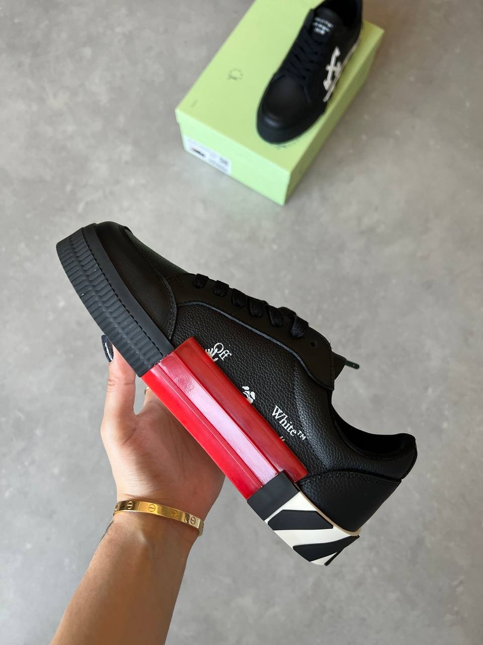 Off - White özel seri sneaker