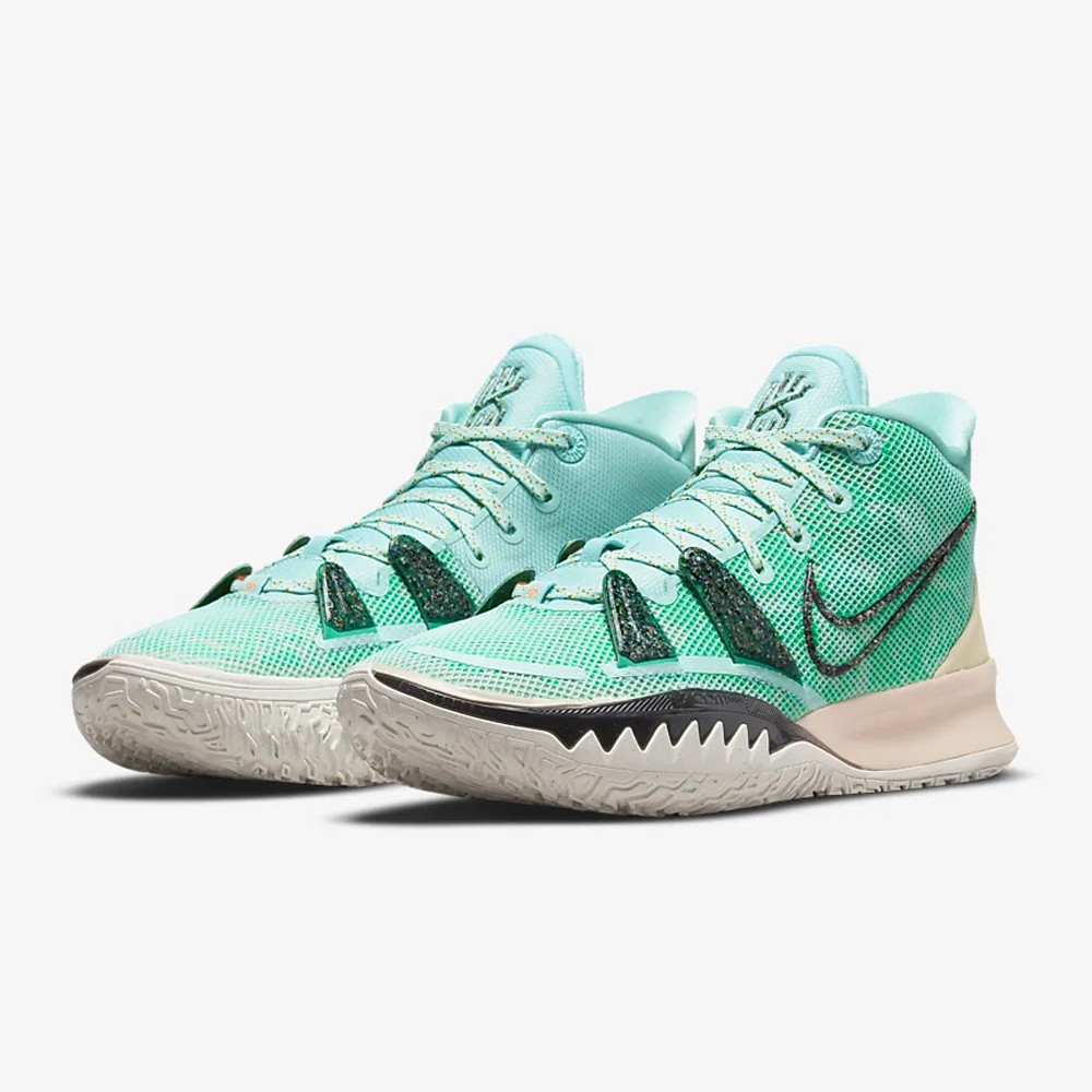 Kyrie 7 Copa Basketball Shoes