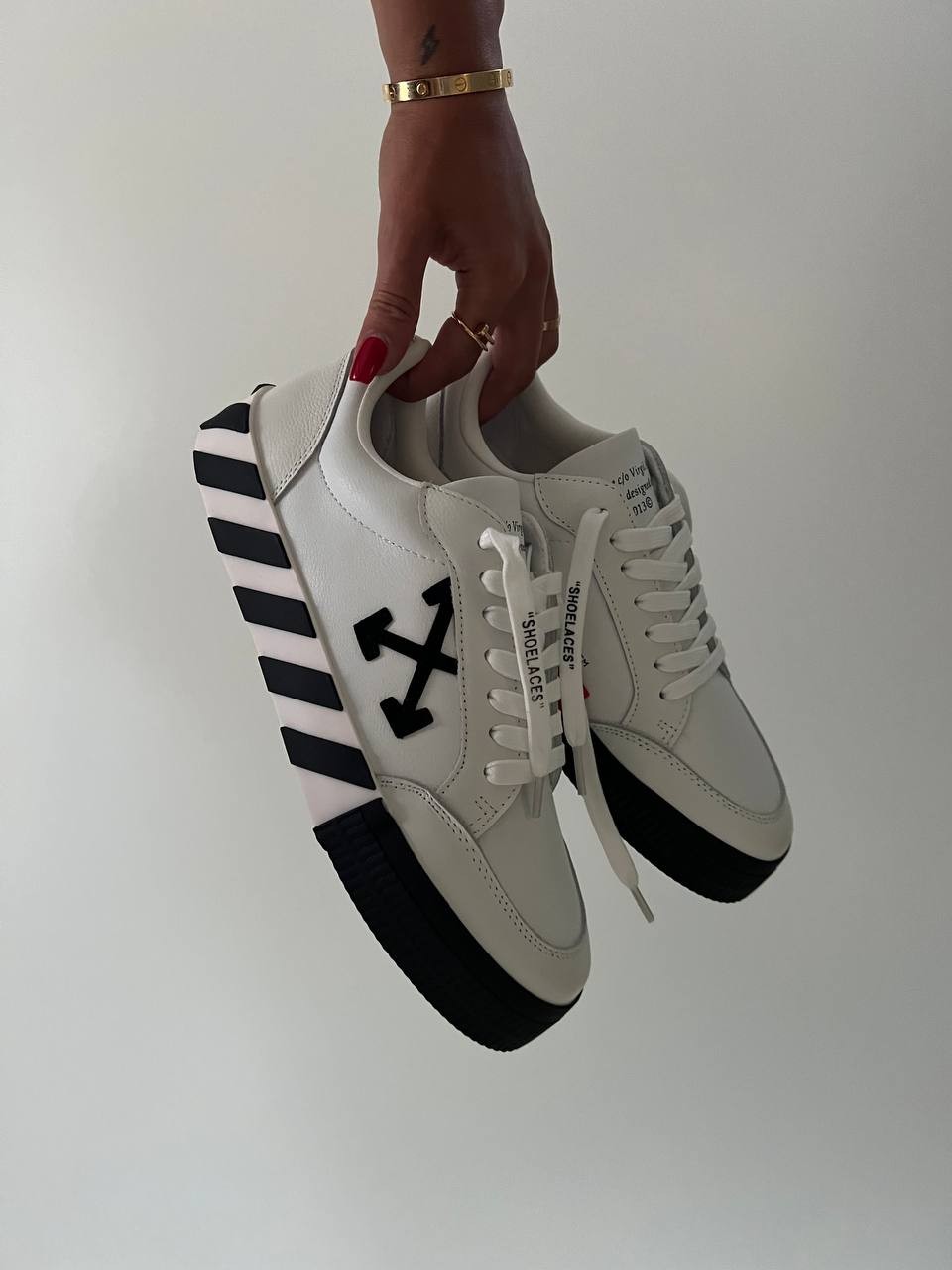 Off - White özel seri sneaker beyaz