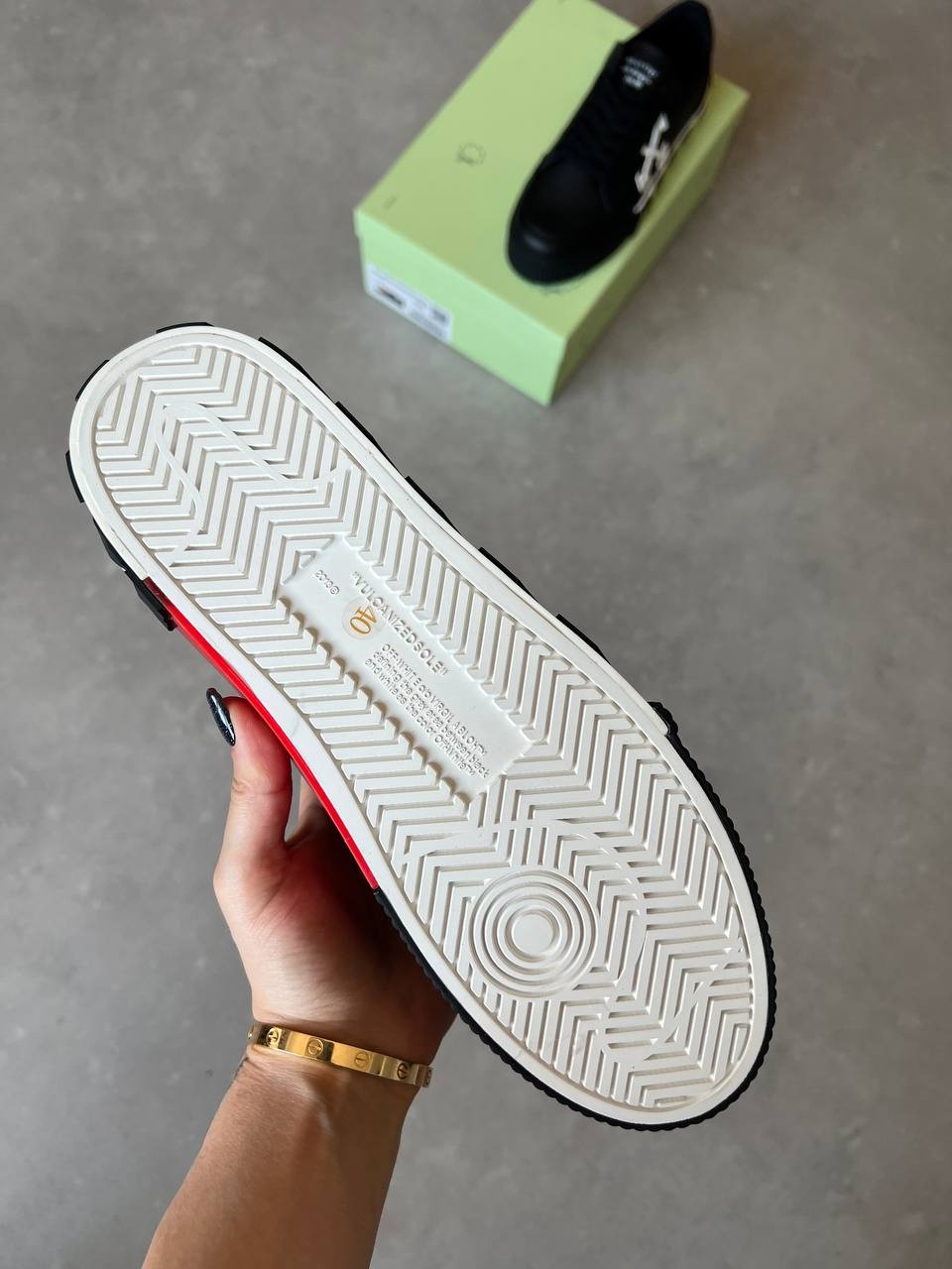 Off - White özel seri sneaker