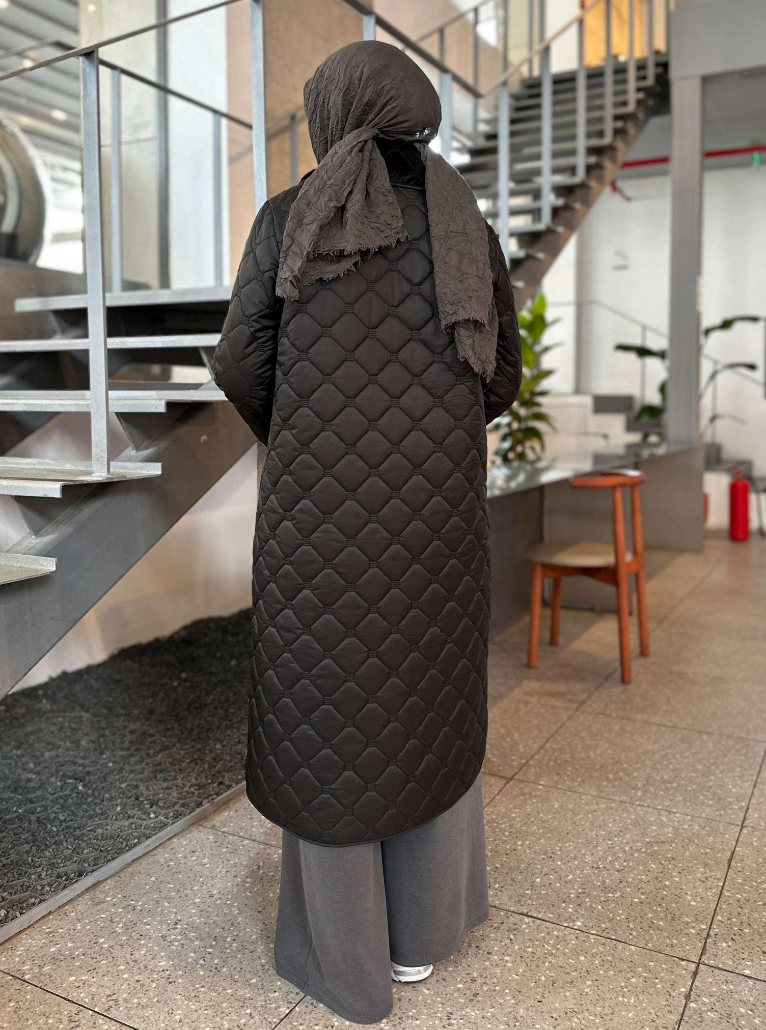 YAKASI KÜRKLÜ KAPİTONE MONT SİYAH