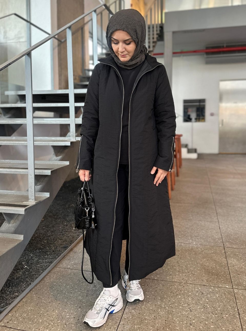 KOL DETAYLI MONT SİYAH