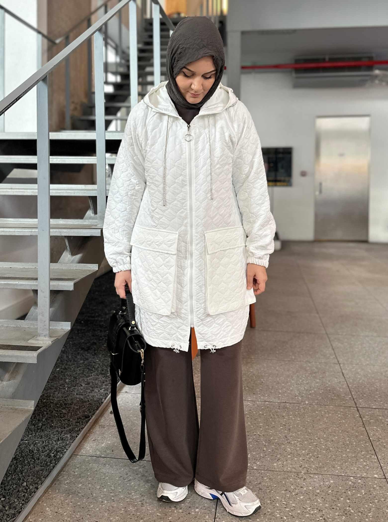 KISA KAPİTONE KAP BEYAZ