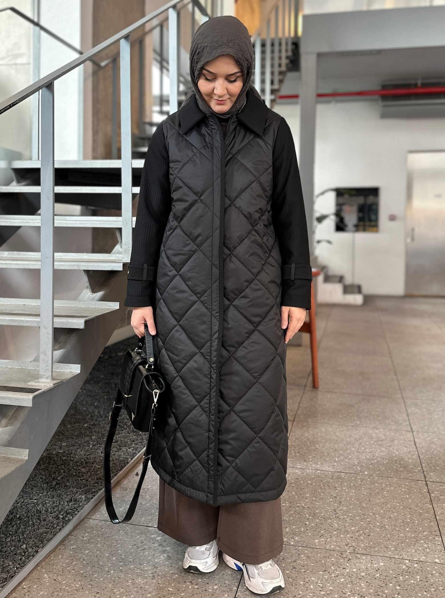 OTTOMAN YAKA MONT SİYAH