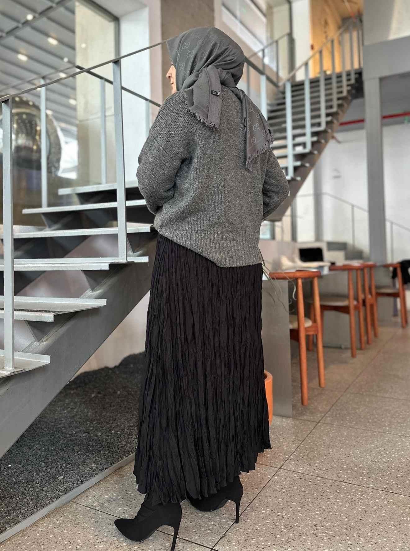 KIRIŞIK ETEK SİYAH