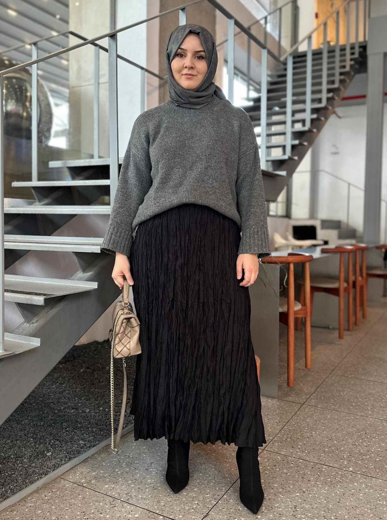 KIRIŞIK ETEK SİYAH