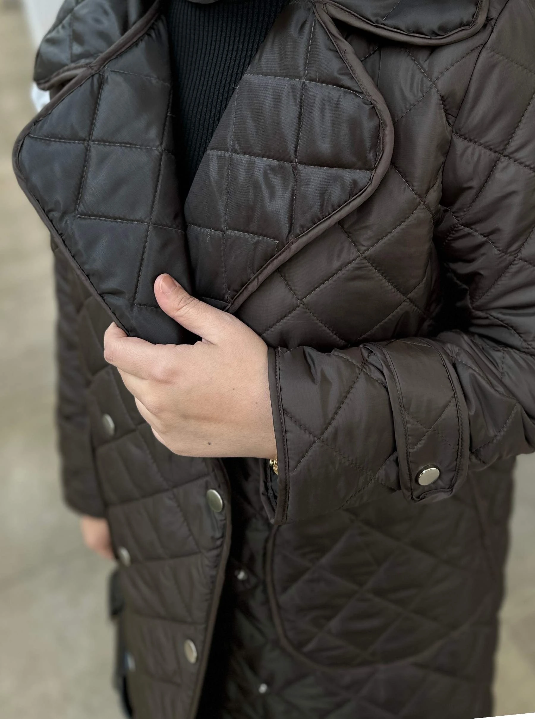 BAKLAVA DİLİM KAPİTONE MONT KAHVE