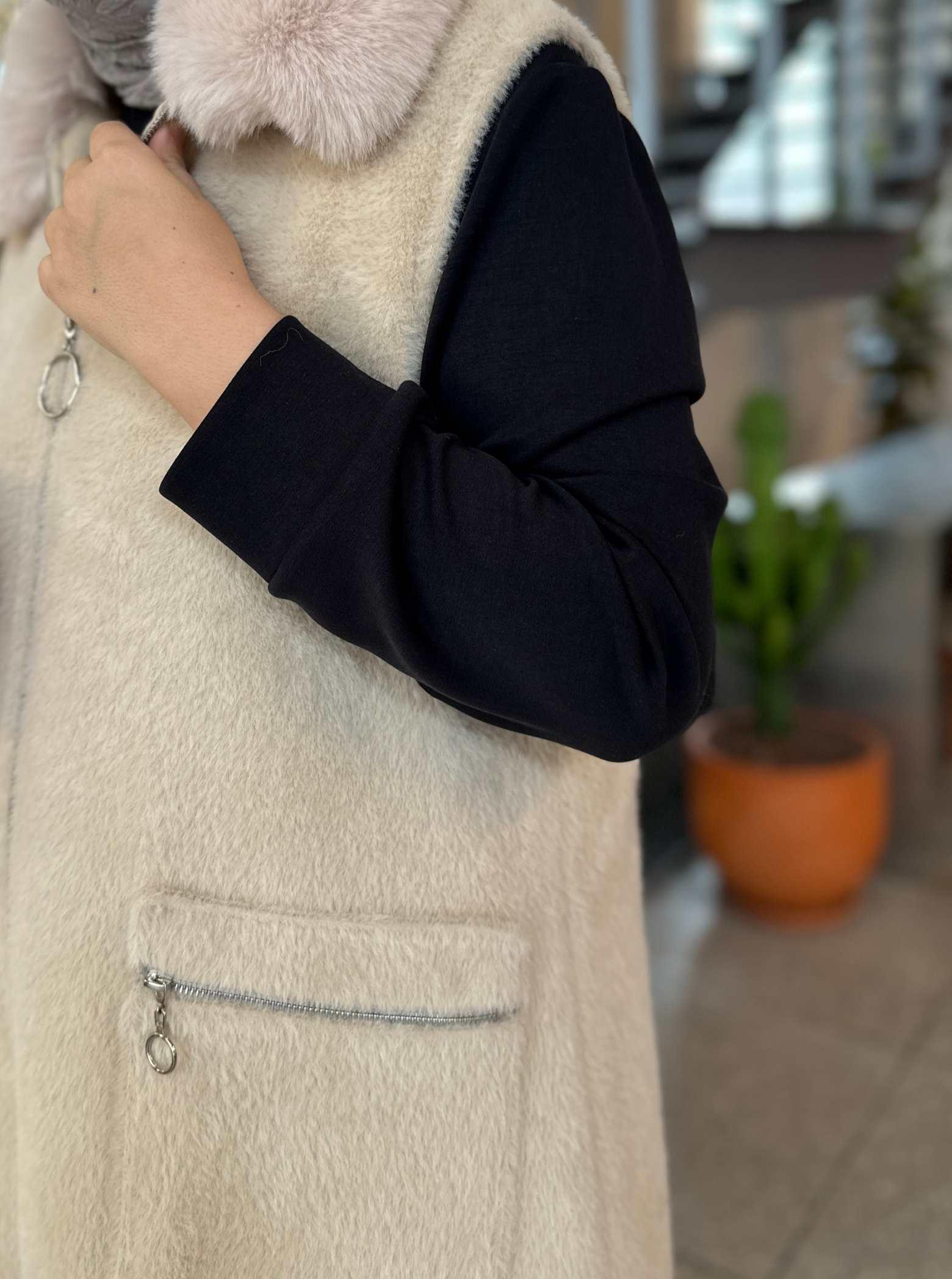 ÇIKABİLEN KÜRKLÜ YELEK BEYAZ