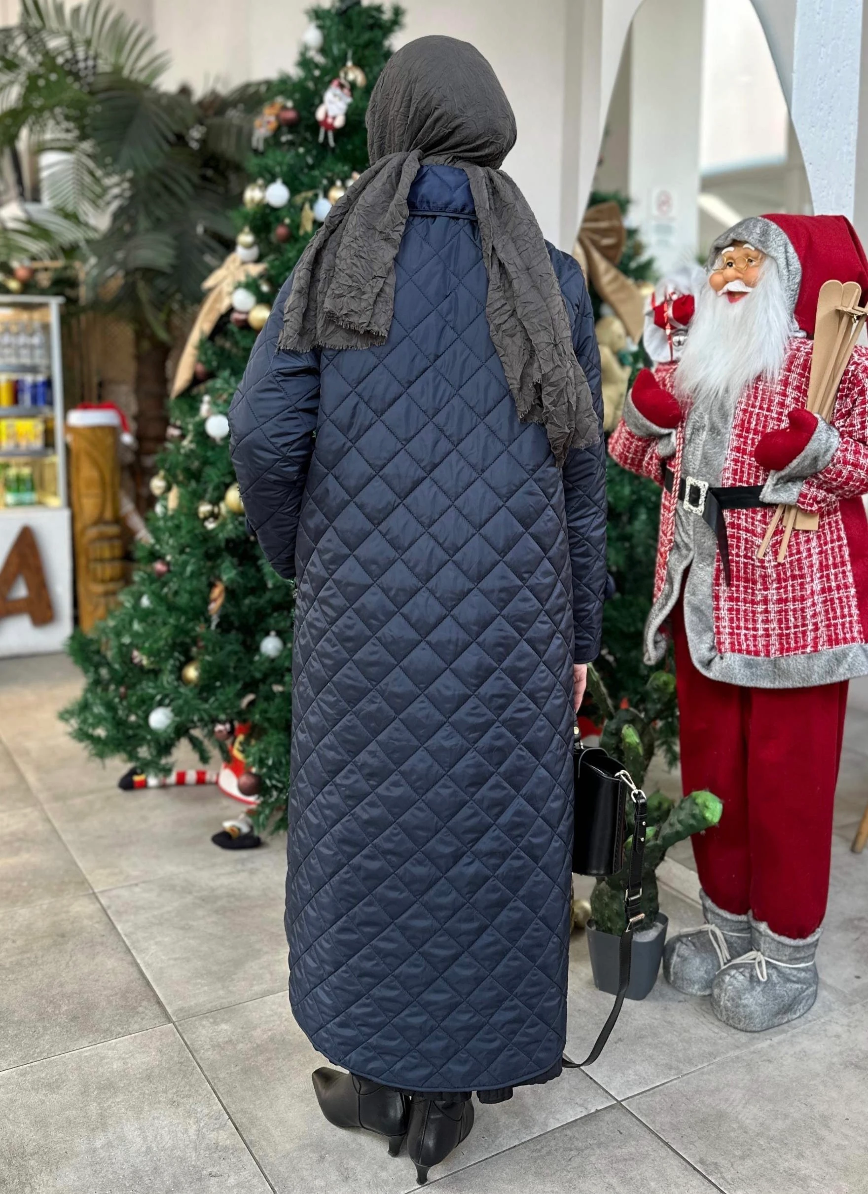 BAKLAVA DİLİM KAPİTONE MONT LACİVERT