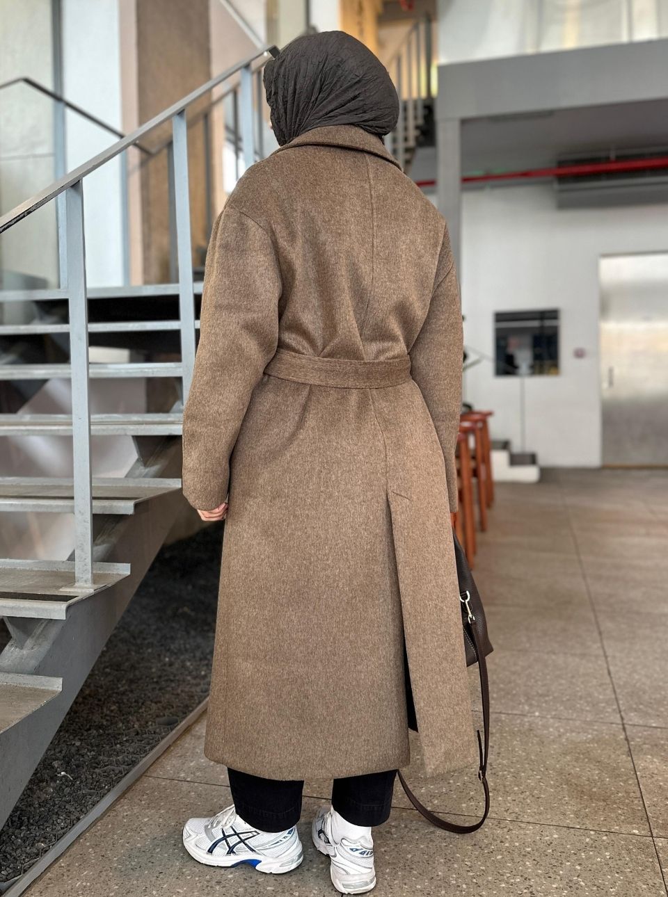 GİZLİ DÜĞMELİ KAŞE KABAN KAHVE