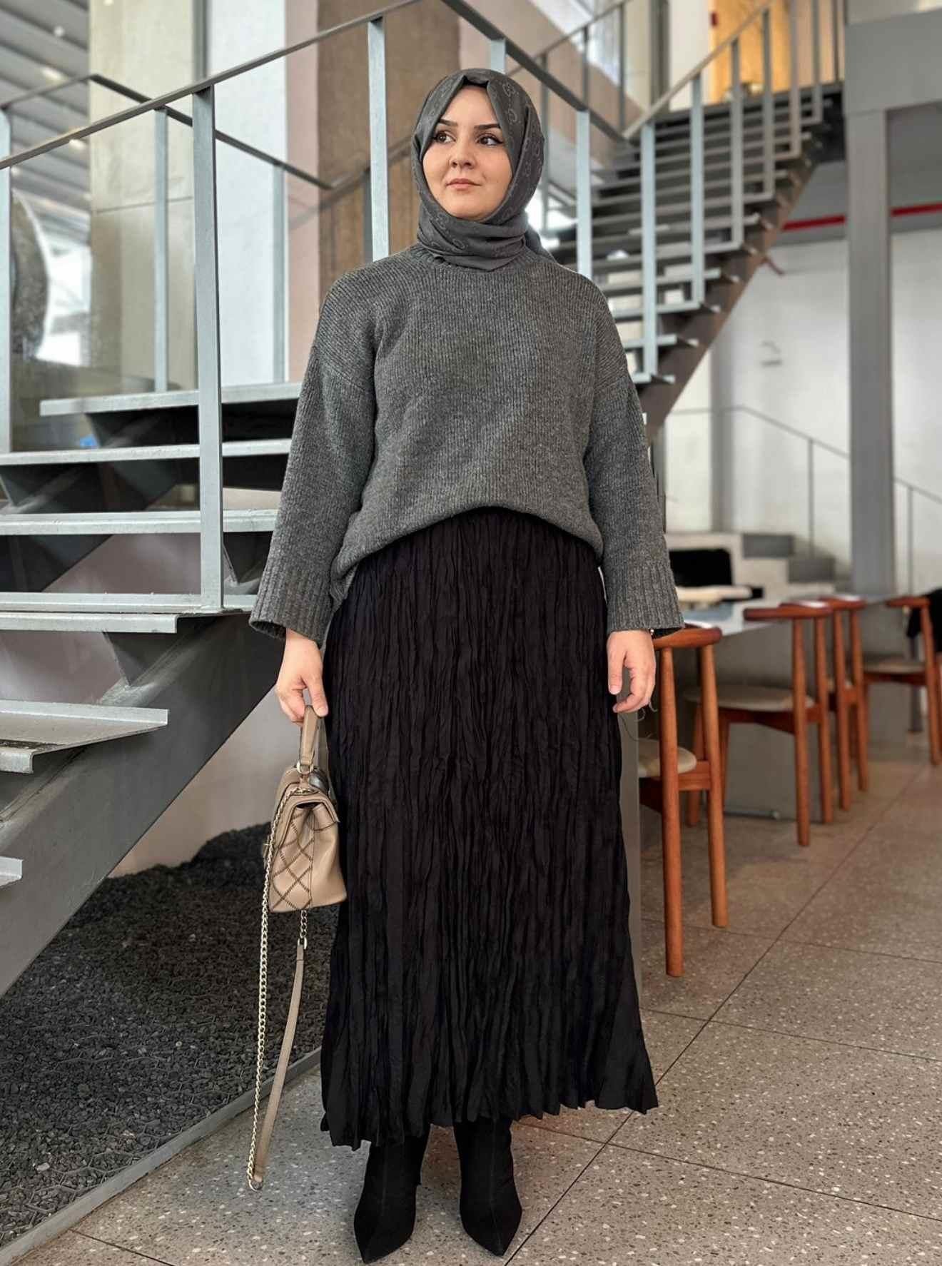 KIRIŞIK ETEK SİYAH