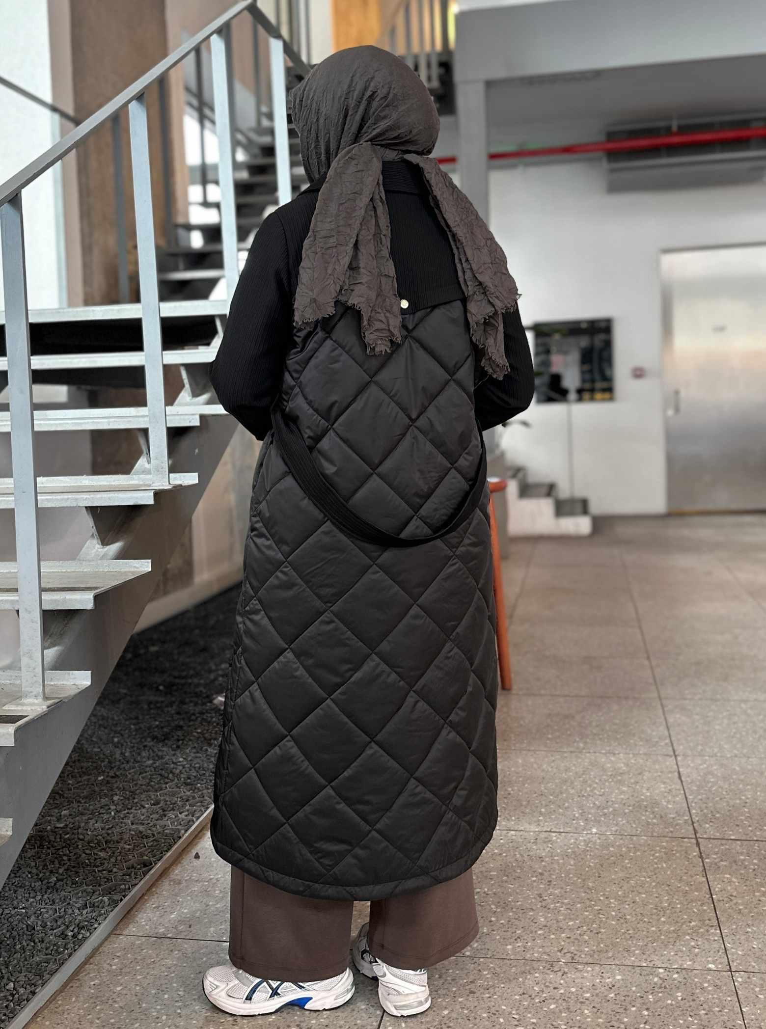 OTTOMAN YAKA MONT SİYAH